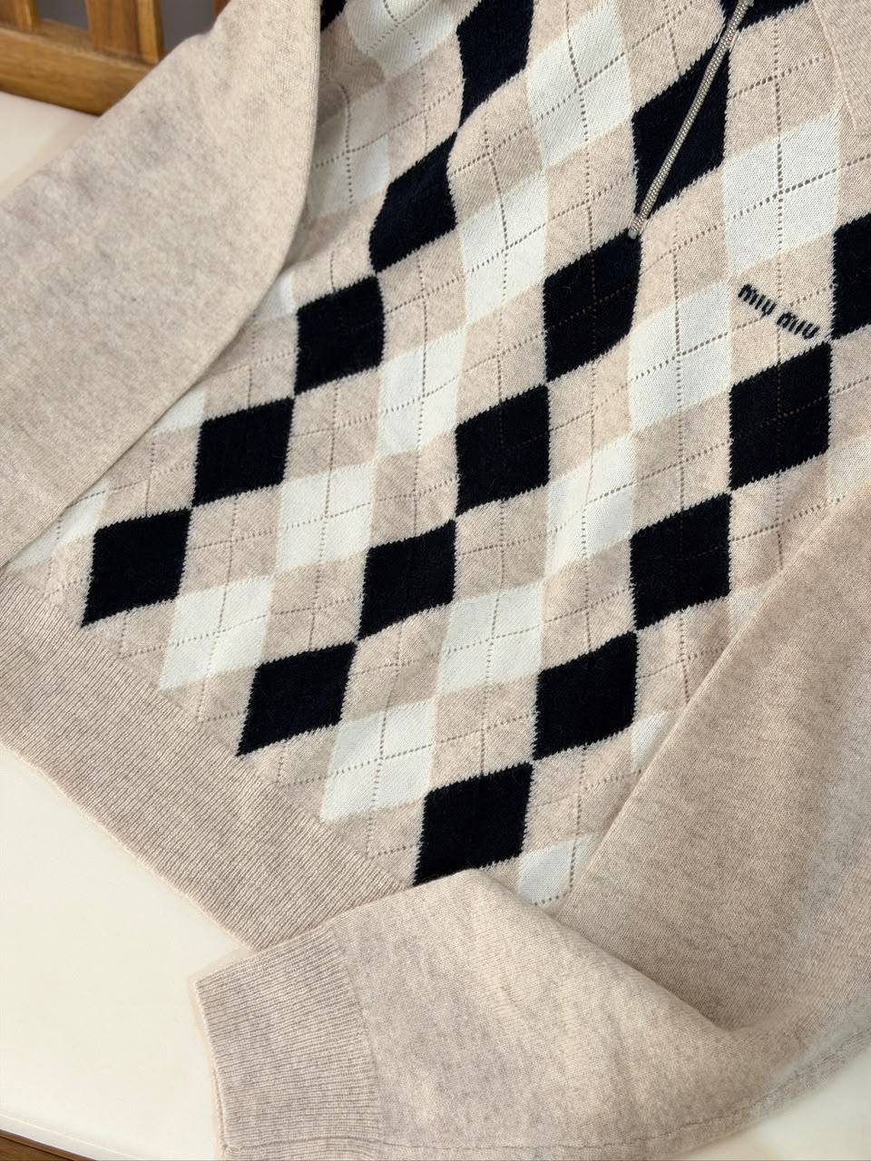 ❤️🔥✨MIU MIU NEW ❤️🔥✨
✨VIP QUALITY ✨
💯 cashmere
Size : 36-38-40-42
590 dhs🇦🇪🇦🇪
Zain287
♥️♥️♥️