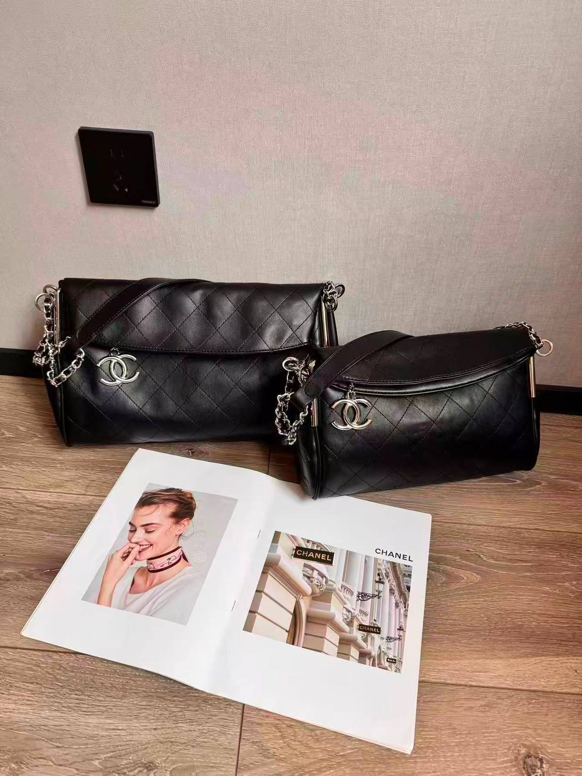 Chanel
Big 🌹120 dhs✅
Small 115 dhs✅
Zain12
♥️♥️♥️