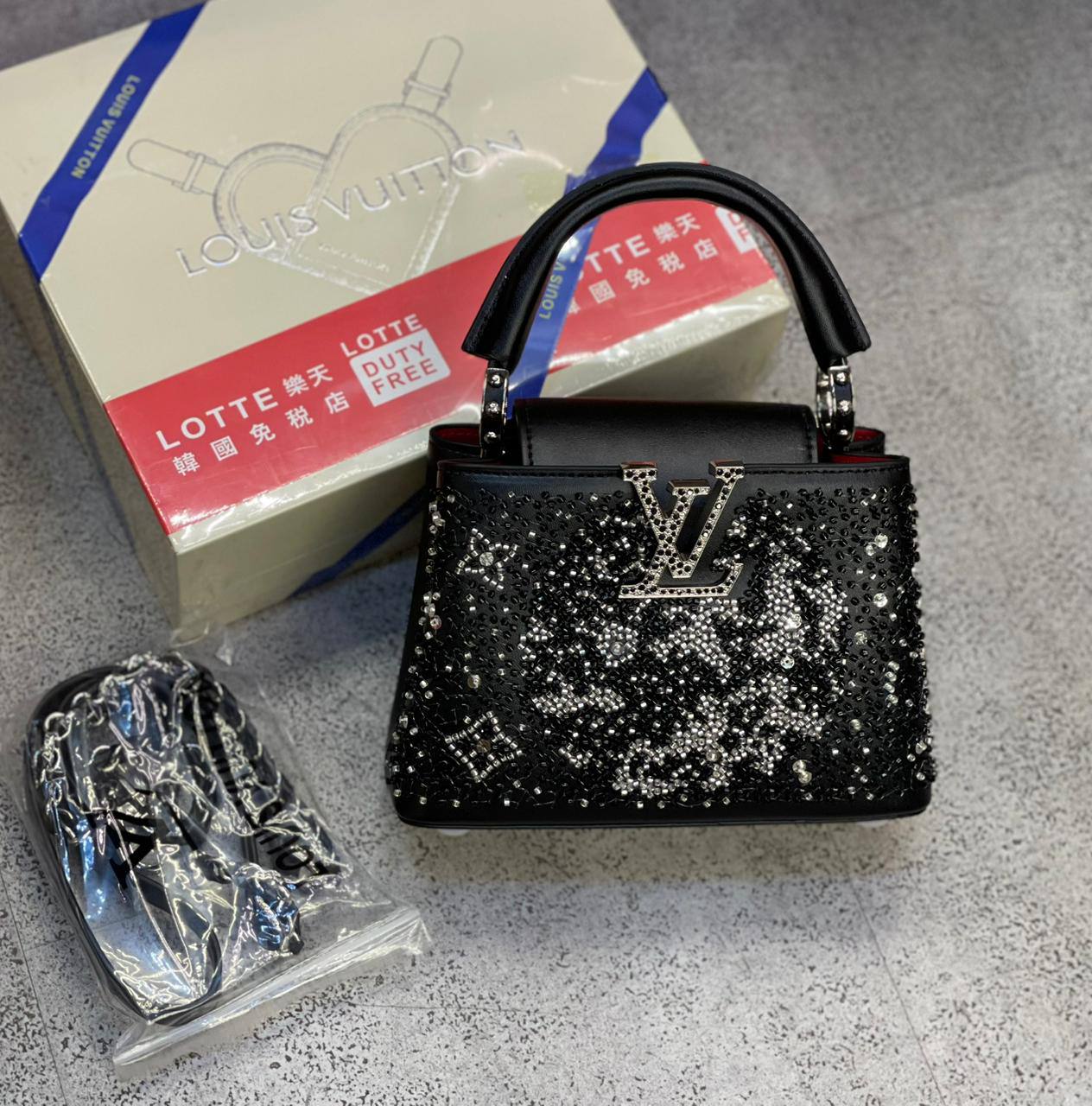 LV
Master 💓💓
310 dhs✅
Zain175
♥️♥️♥️