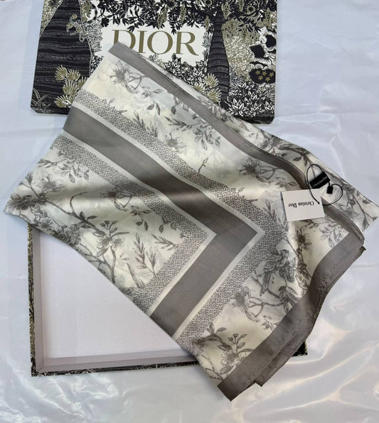 Silk scarf 🧣
40 dhs✅
With box🎁
55 dhs✅
Zain93
♥️♥️♥️