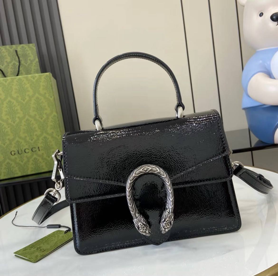 Tory burch
95 dhs🇦🇪🇦🇪🇦🇪
with box
Zain35
♥️♥️♥️
