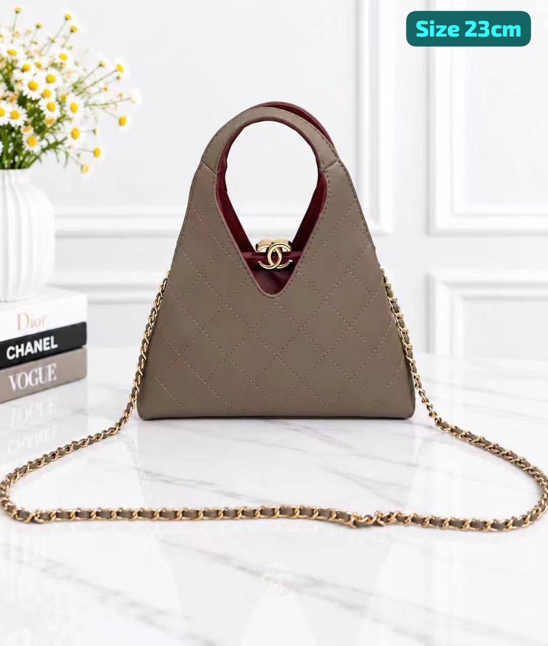 Chanel
Good quality
with box
125 dhs🇦🇪🇦🇪
Zain186
♥️♥️♥️