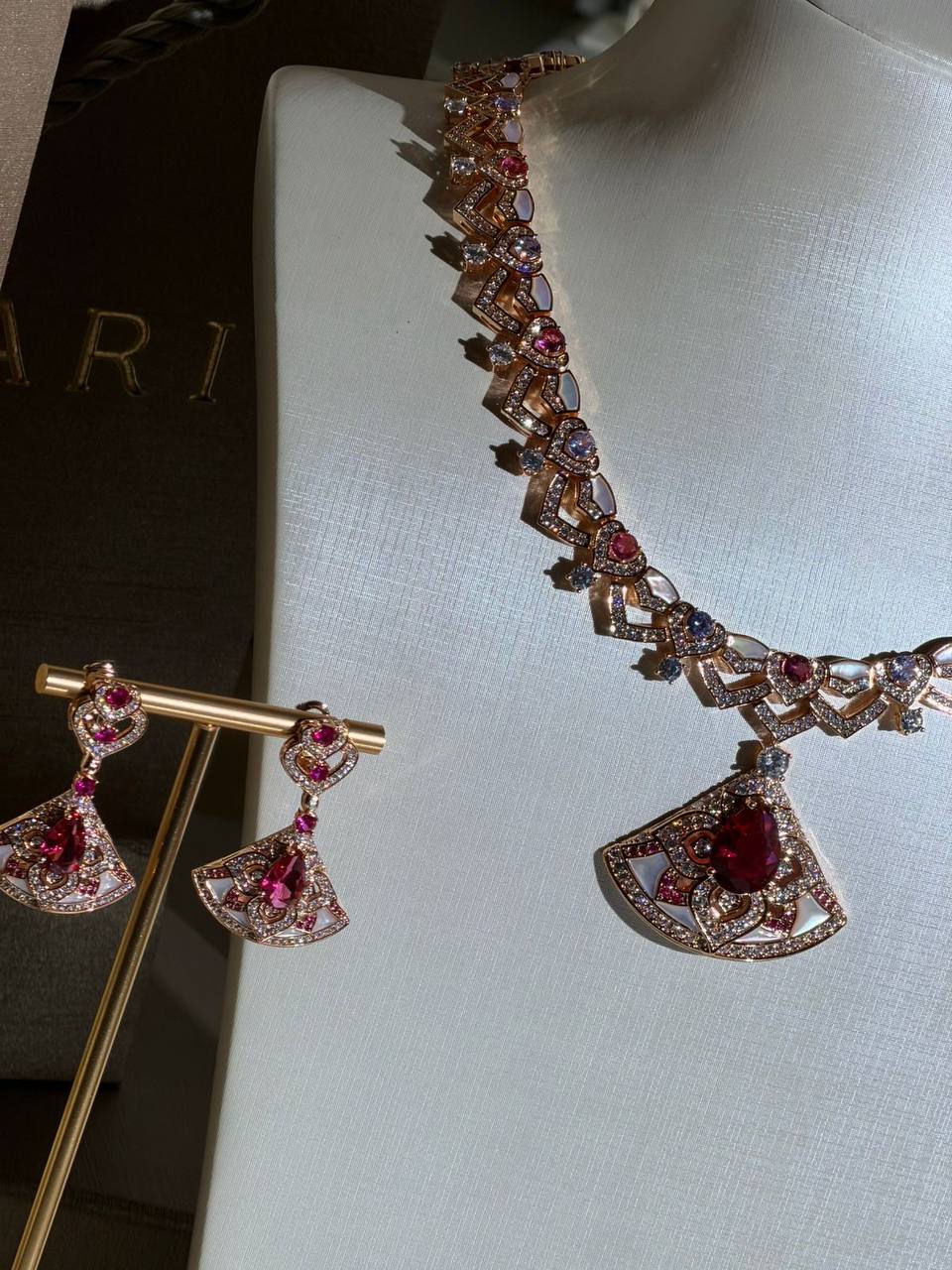 *BVlGARI*
New Collection 😍
Quality: Super Master
Non -Tarnish color
For Price 👇 WTSP Text Zain 0568585901
Zain268
♥️♥️♥️