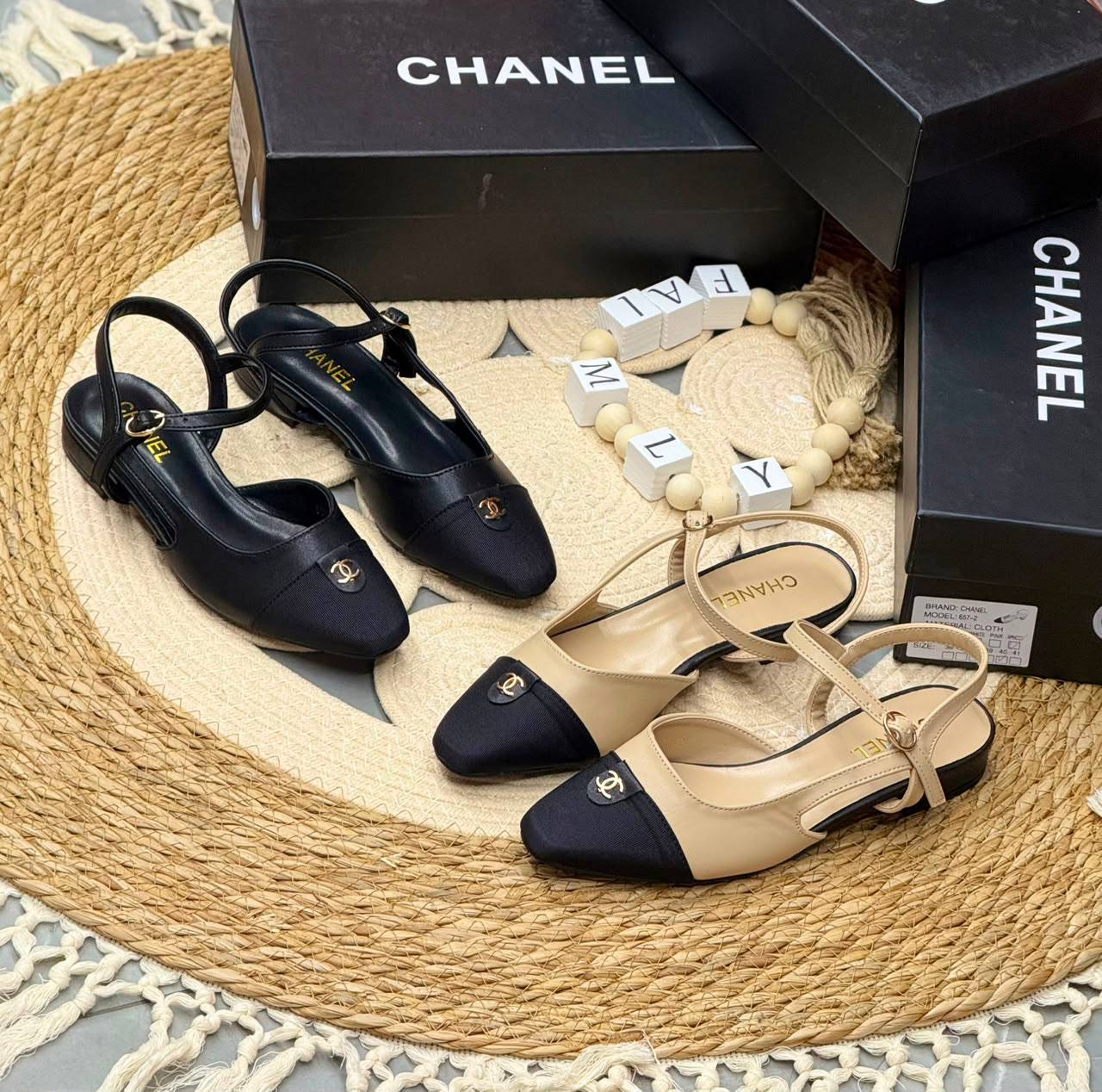 Chanel flat
Size 36 to 41
110 dhs🇦🇪🇦🇪
Zain80
♥️♥️♥️