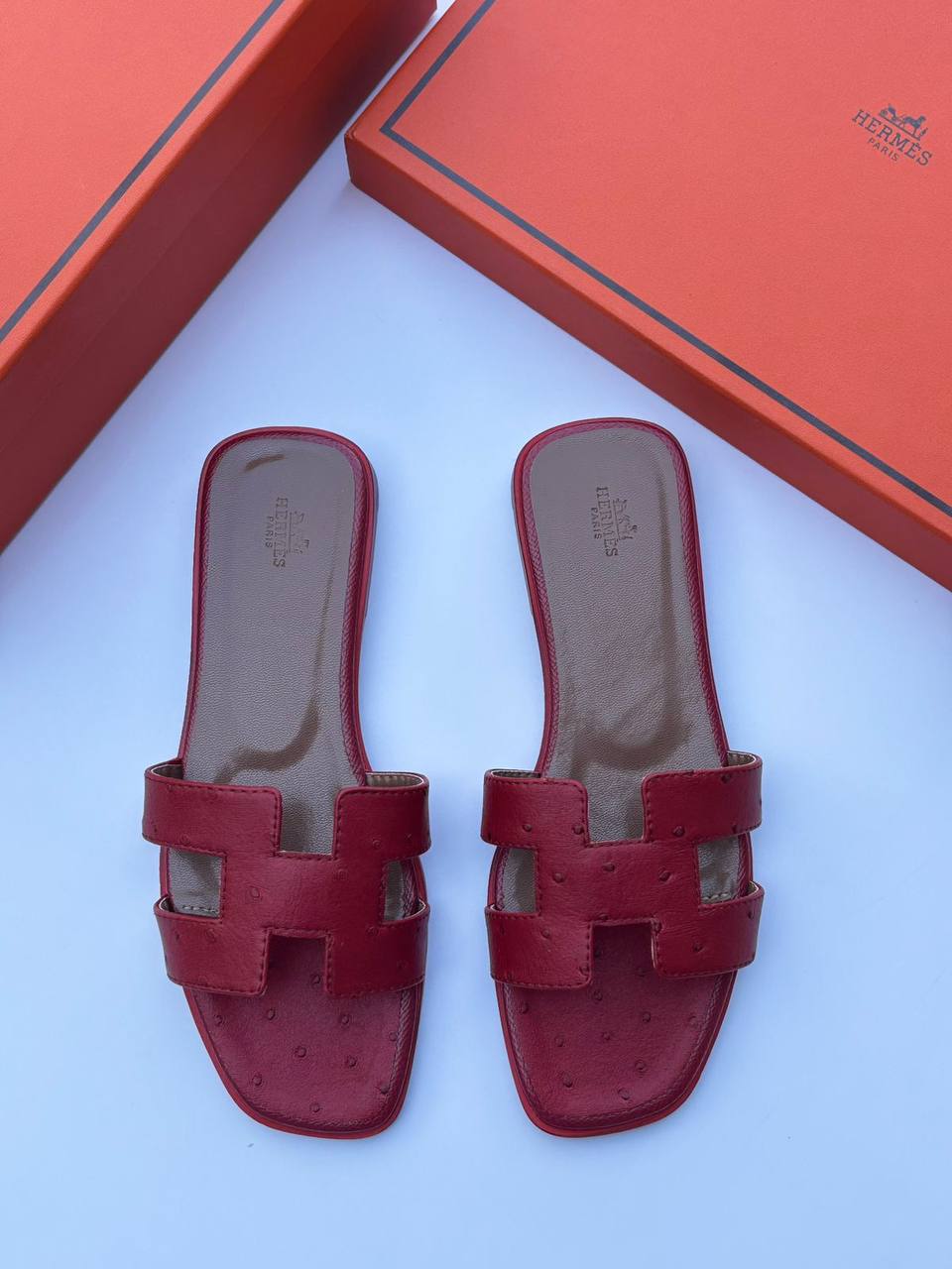 Hermes
High Quality
100 dhs🪙🌨️
Size 36-42
Zain55
♥️♥️♥️