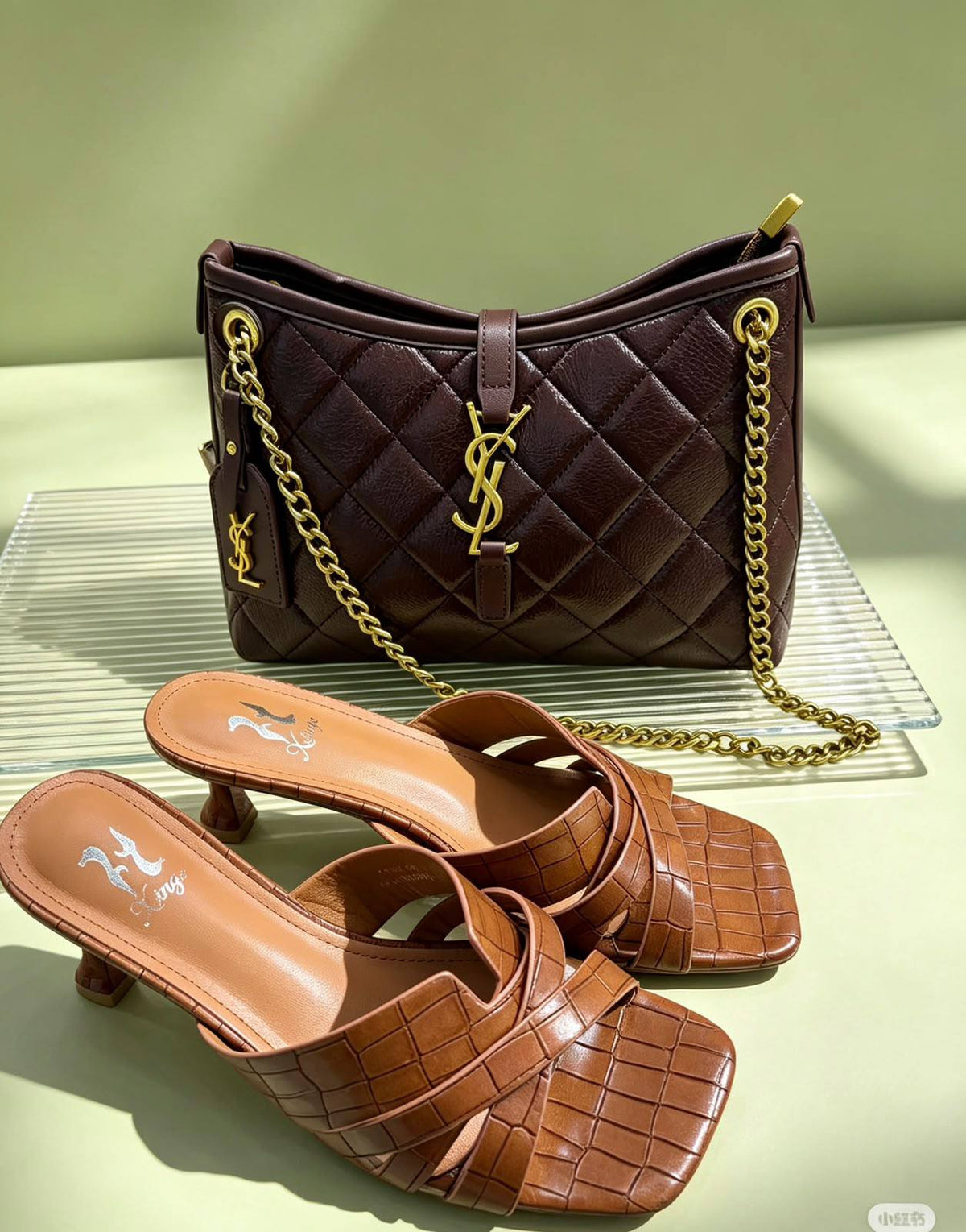 YSL
Bag and shoes full set
190 dhs🇦🇪🇦🇪
Siliper size 36…41
Bag size 27cm💃💃💃
Zain161
♥️♥️♥️