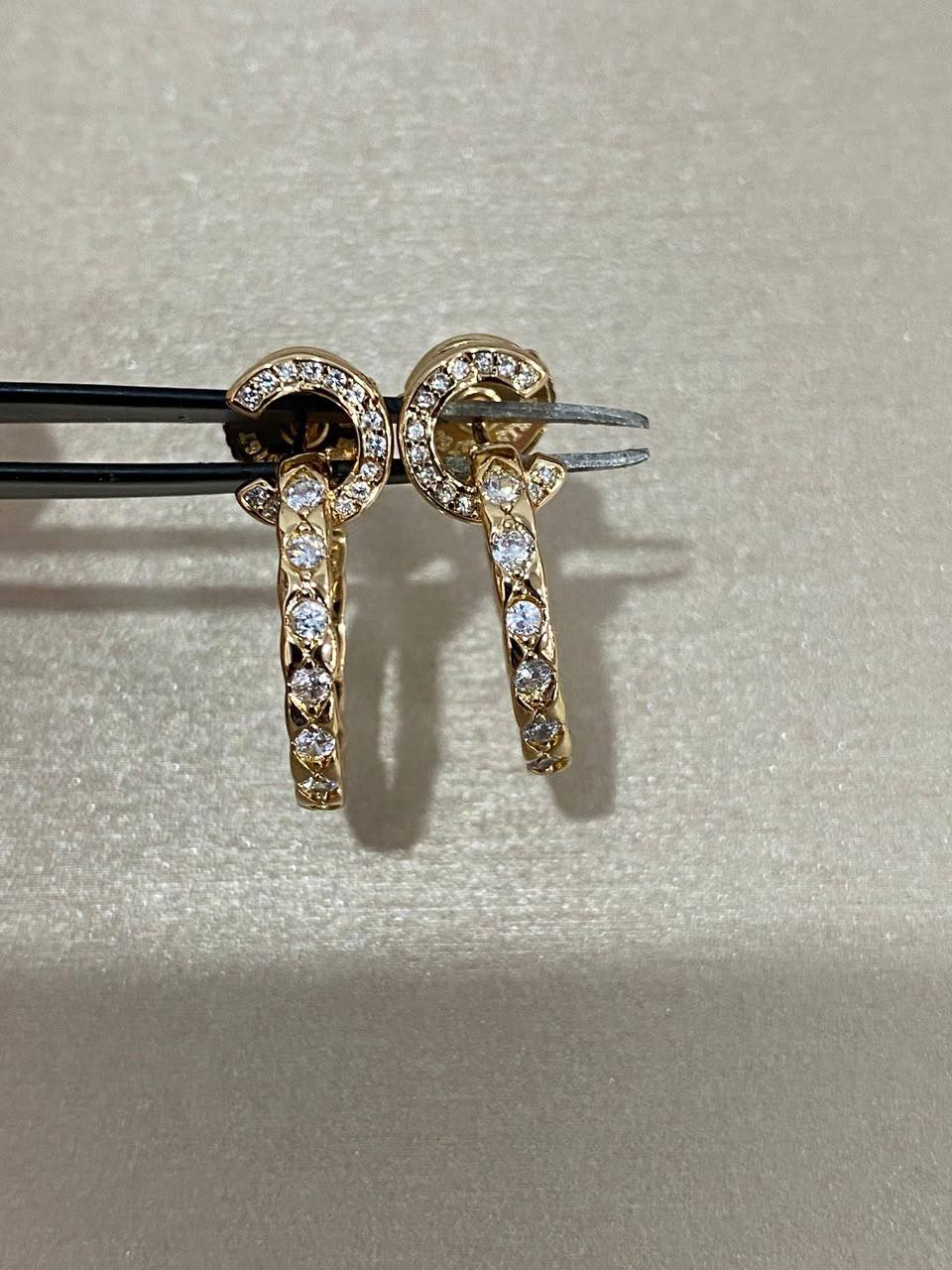 CHANEL ❤️🔥*
Earring 🦋
Master quality 💯
With normal boxes 🗃️
55 dhs💓
With master box 📦
70 dhs💓
Zain216
♥️♥️♥️