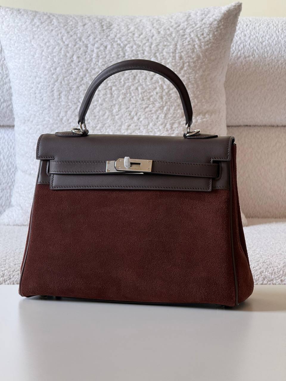 Hermes kelly 28cm💕master quality😍
with box❤️
🎁🎁🎁
750 dhs🪙💚
Zain52
♥️♥️♥️