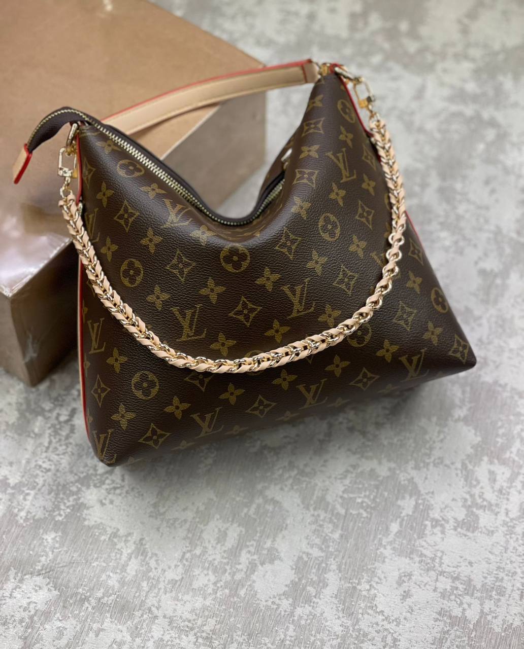 LV
high quality
with box
230 dhs✅
Zain175
♥️♥️♥️