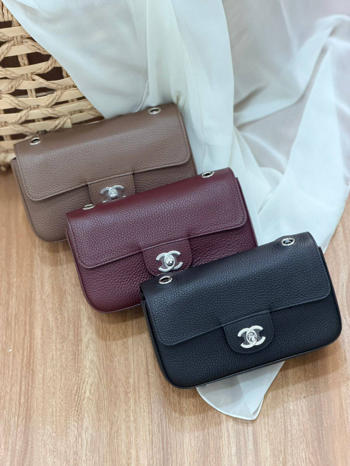 NEW COLLECTION
BRAND- CHANEL
SUPER MASTER QUALITY
BOX WITH PAPER BAG
For Price 👇 WhatsApp✅
0568585901
0507557372
0552275751 Owner Zain 👌
Zain267
♥️♥️♥️