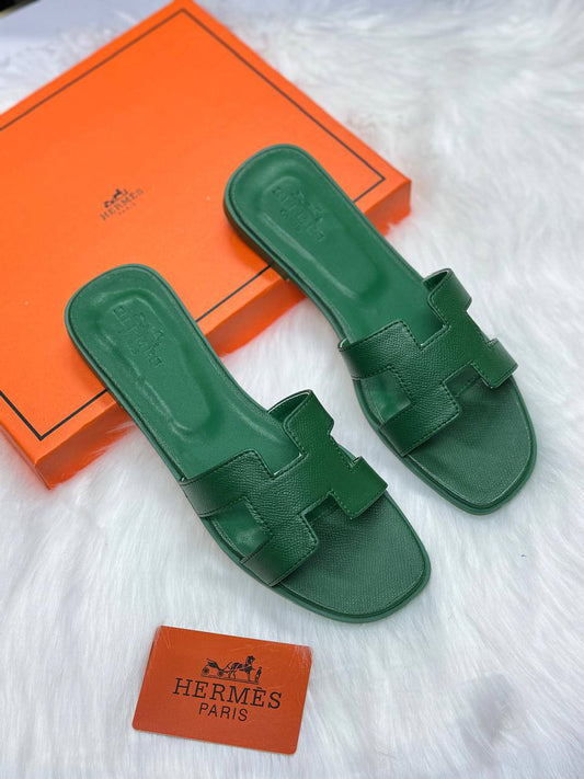 Hermes
Oran
Size 36 to 41
85 dhs🪙🌨️
Zain21
♥️♥️♥️