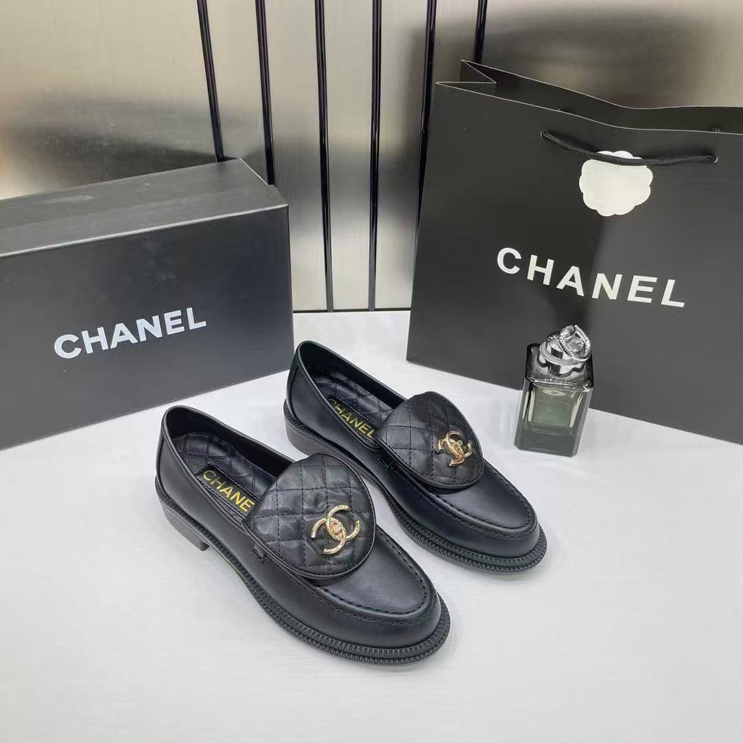 Chanel
Size 36-41
130 dhs🪙🌨️
Zain40
♥️♥️♥️