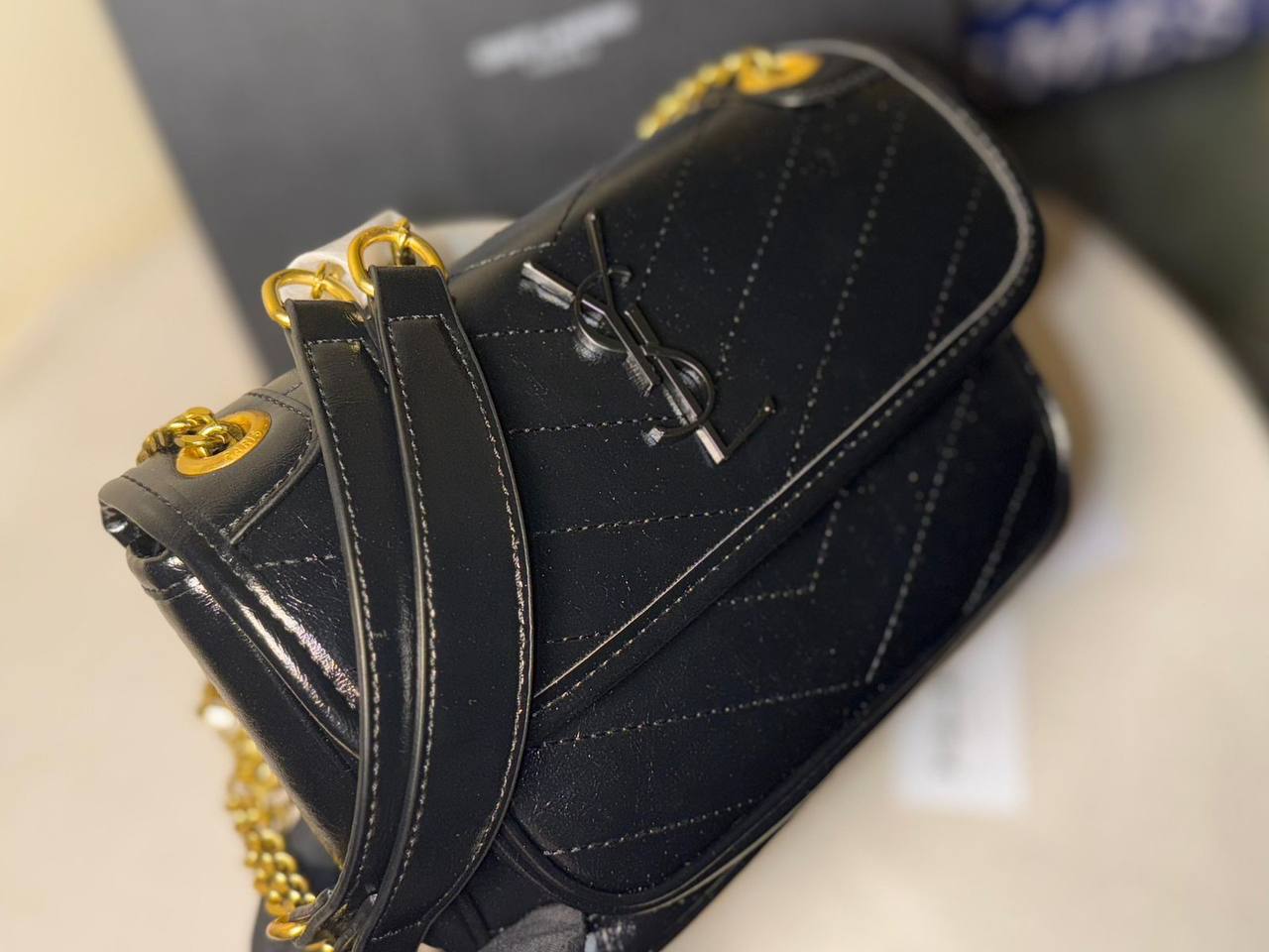 YSL
95 dhs🇦🇪
with box.
🎁🎁🎁
Size 25cm.
Zain175
♥️♥️♥️