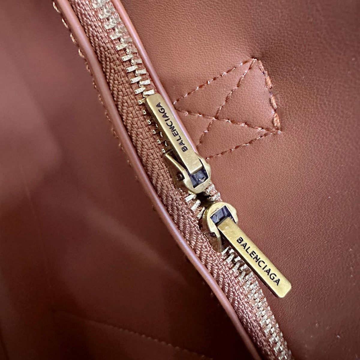 Hermes
240 dhs🇦🇪
Zain295
♥️♥️♥️