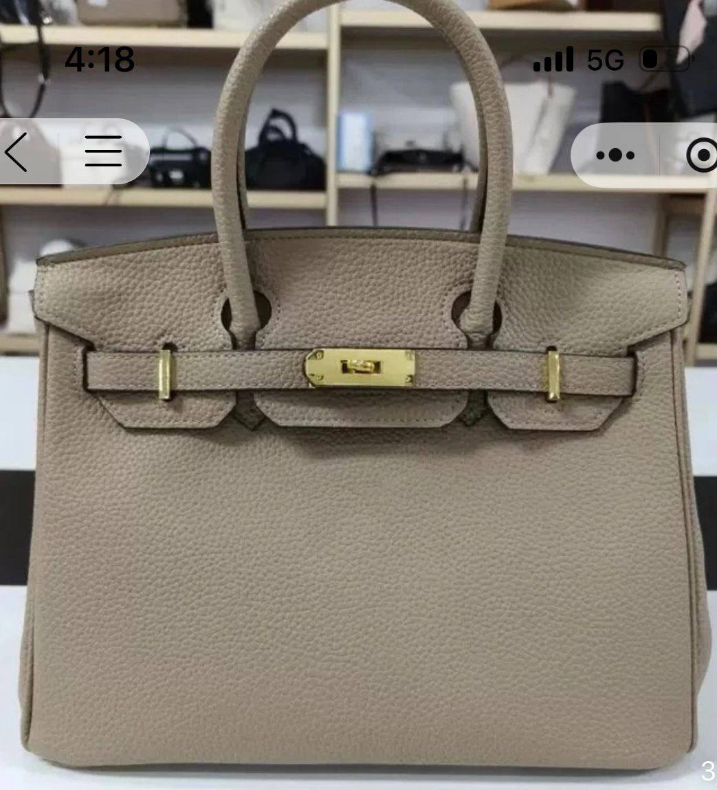 Hermes
100 dhs🌺
Size30cm👌👌👌👌
Zain06
♥️♥️♥️
