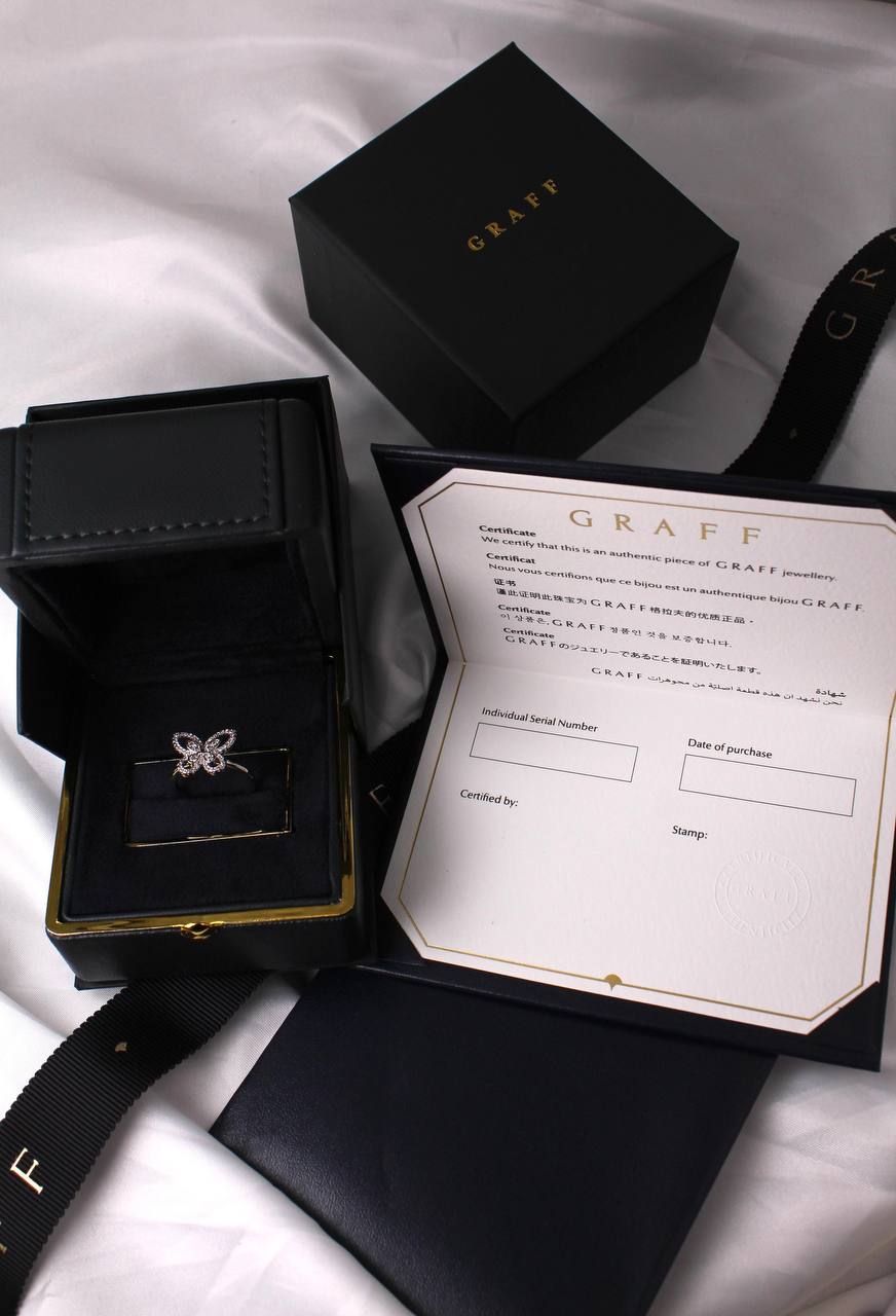 *GRAFF* 💎
*RING*
Butterfly Silhouette Diamond Mini Ring
WHITE GOLD
🆕🎉🥳🎊🆕
↗️ *Super Master Quality ®️*
For Price 👇 WTSP Text Zain 0568585901
Zain106
♥️♥️♥️