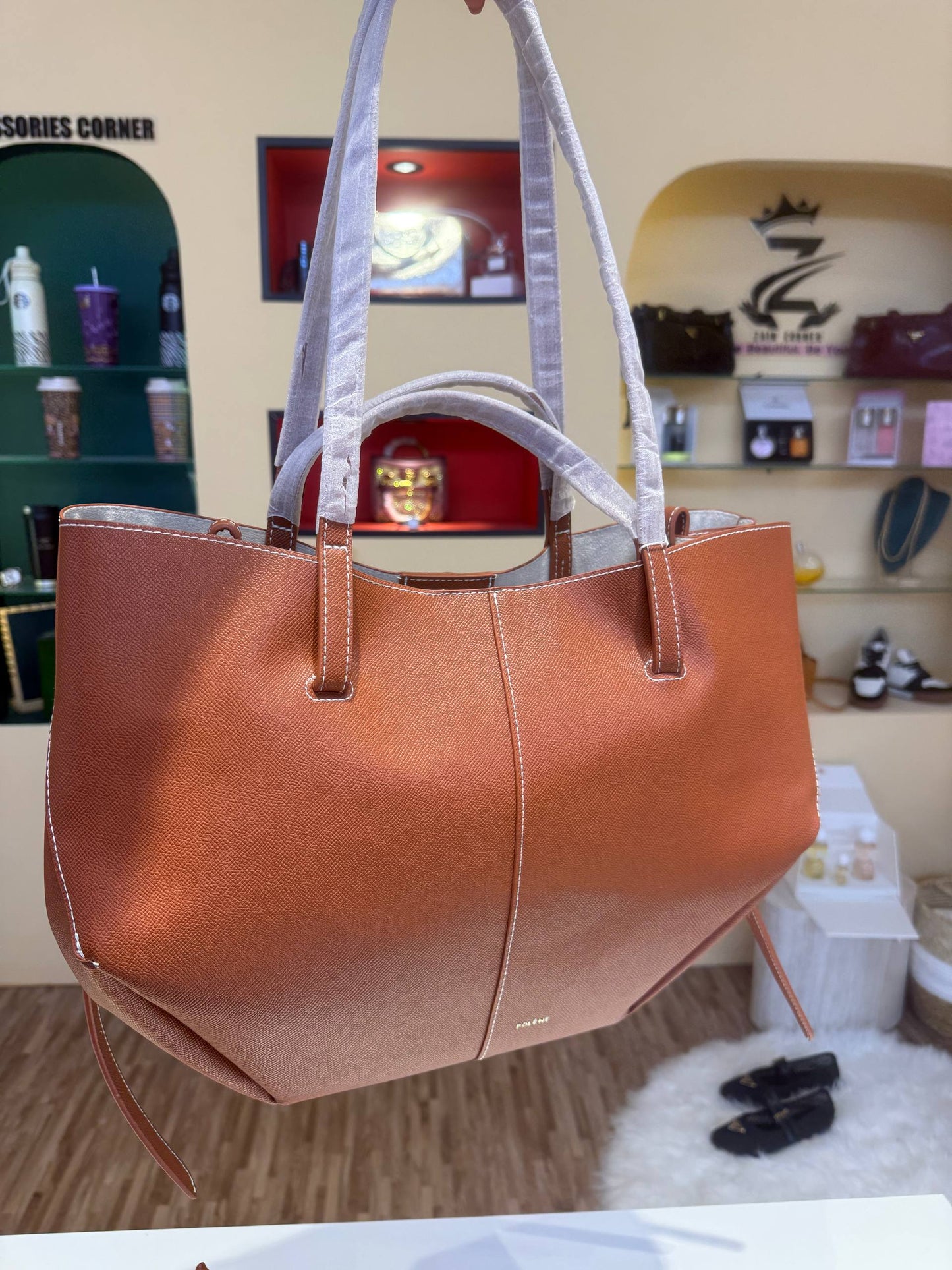 Polene
120 dhs
42 cm
Zain239
اطلبوها من الوتس المثبت في الأعلى👆🏻👆🏻
تواصلو معنا 👈🏻 Zain
For order WhatsApp pinned 👆🏻
♥️♥️♥️