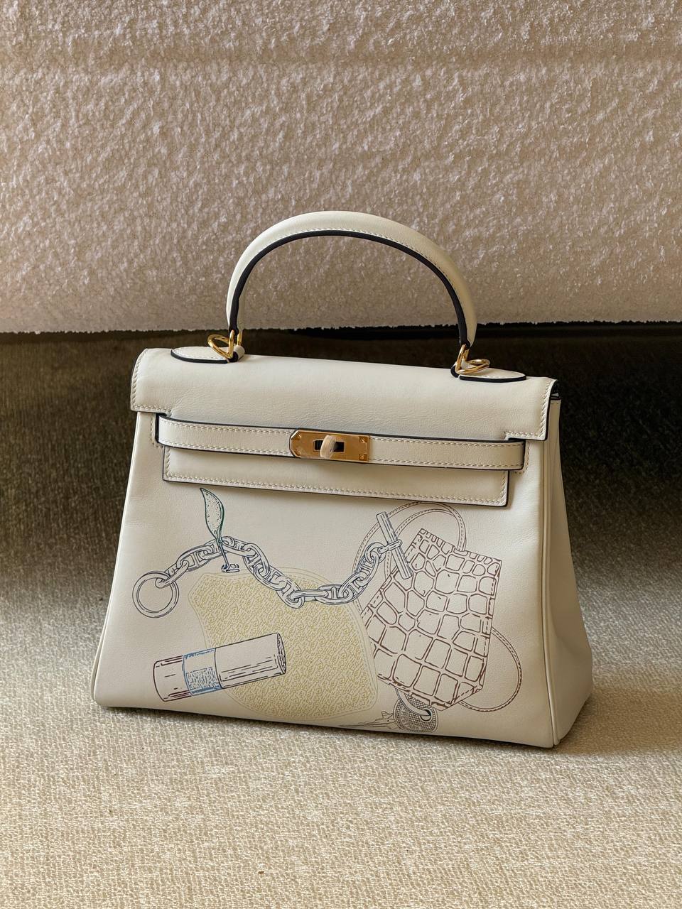 Hermes
kelly 28 cm💥Master quality ✅with box📦
780 dhs✅
Zain51
♥️♥️