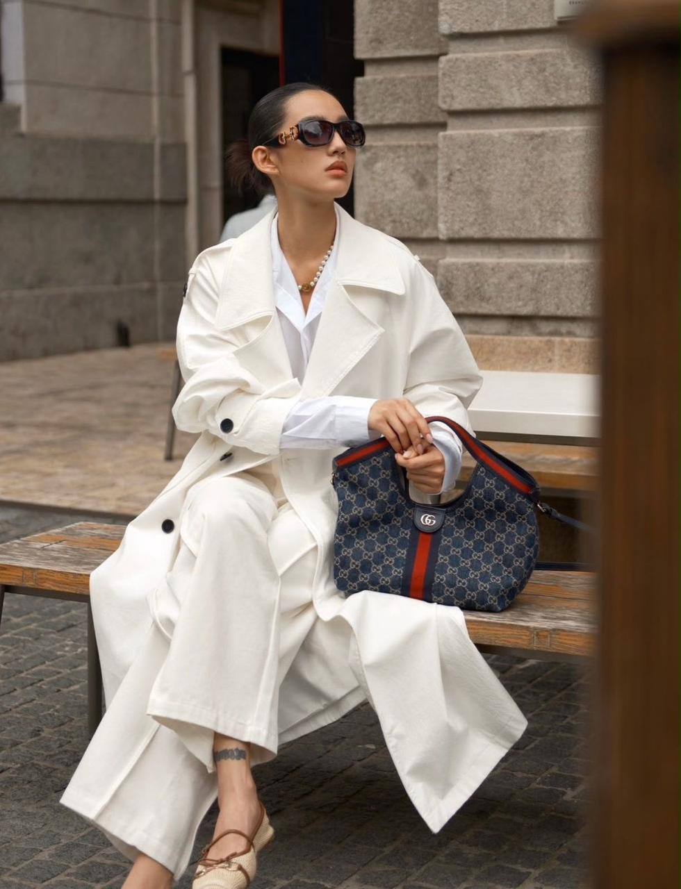 GUCCI
COPY ONE
SMALL SIZE
WITH BOX
140 dhs💓
Zain17
♥️♥️♥️