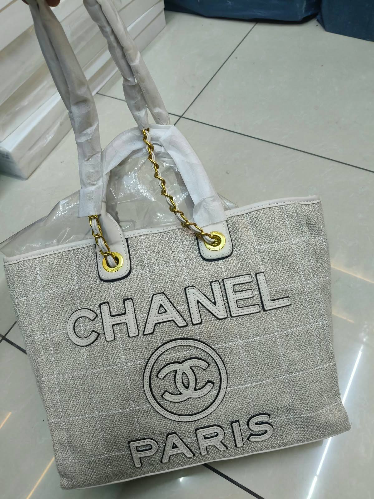 Chanel
120 dhs🇦🇪🇦🇪
Zain10
♥️♥️♥️