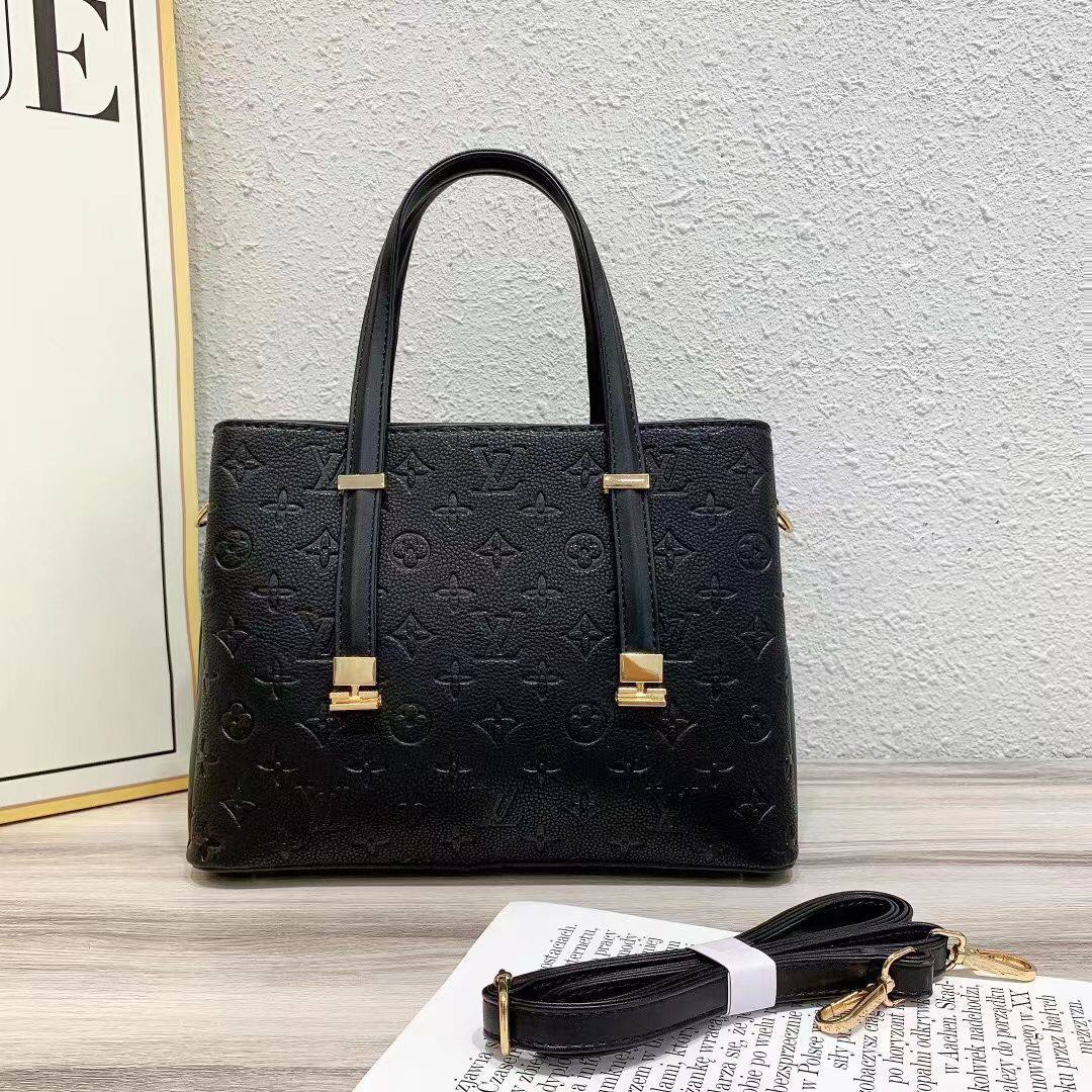 LV
Good Quality
95 dhs🇦🇪
Zain250
♥️♥️♥️
