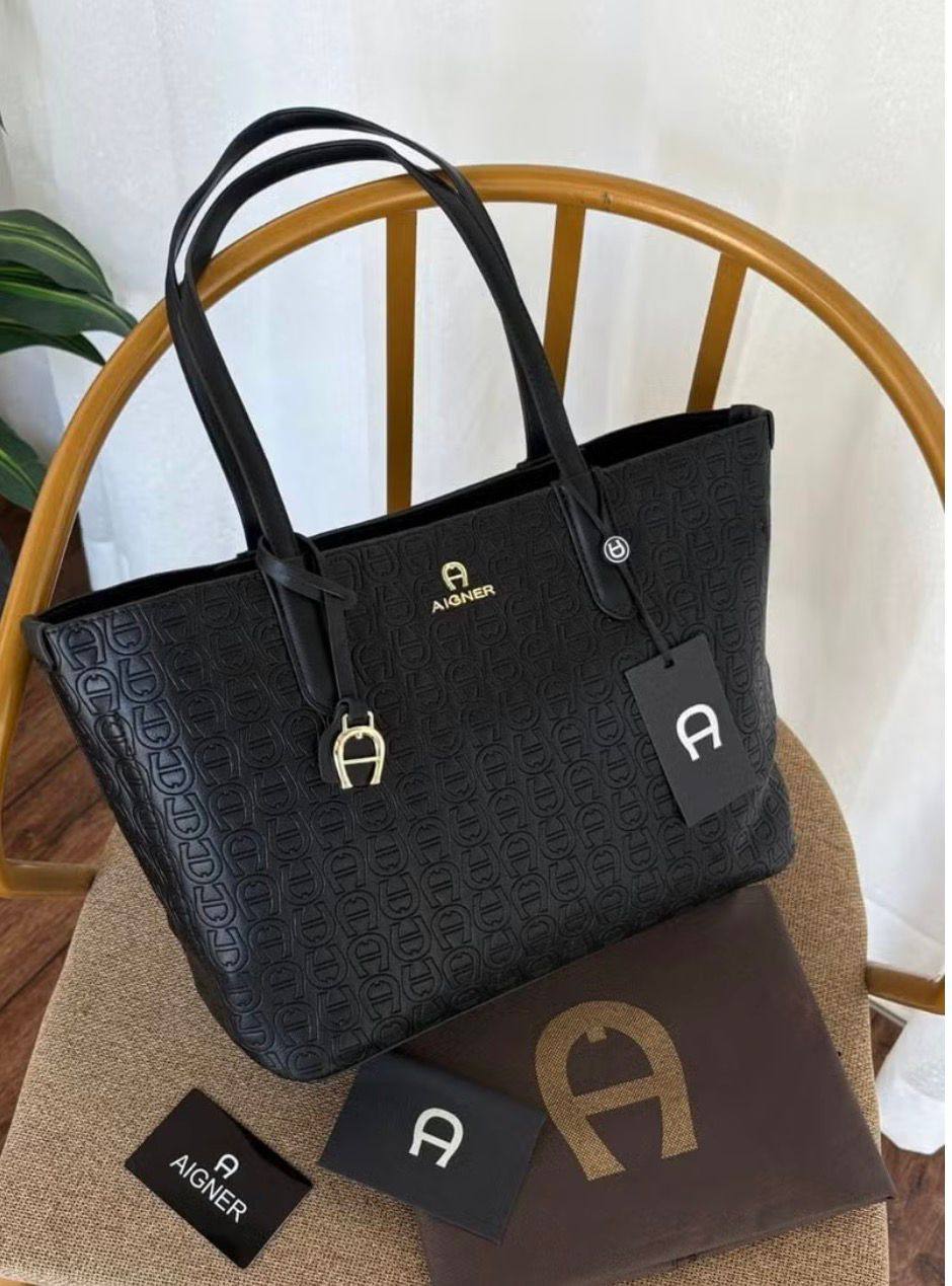 Tote Bags
100 dhs🇦🇪🇦🇪
high quality 42cmcm
Zain26
♥️♥️♥️