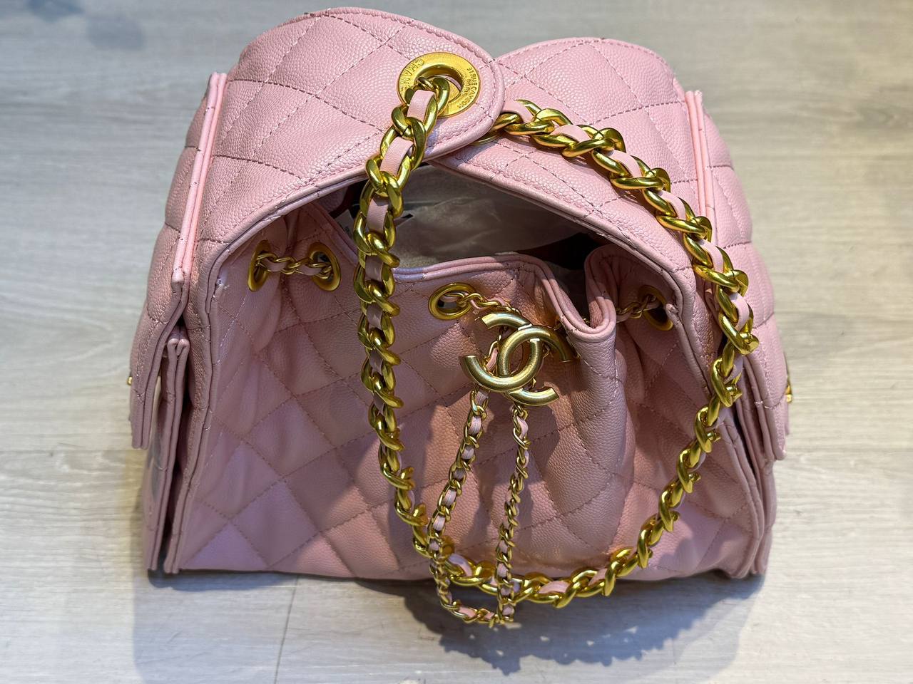CHANEL
HOBO bag
22cm
105 dhs💓
with box
🎁🎁🎁
Zain44
♥️♥️♥️