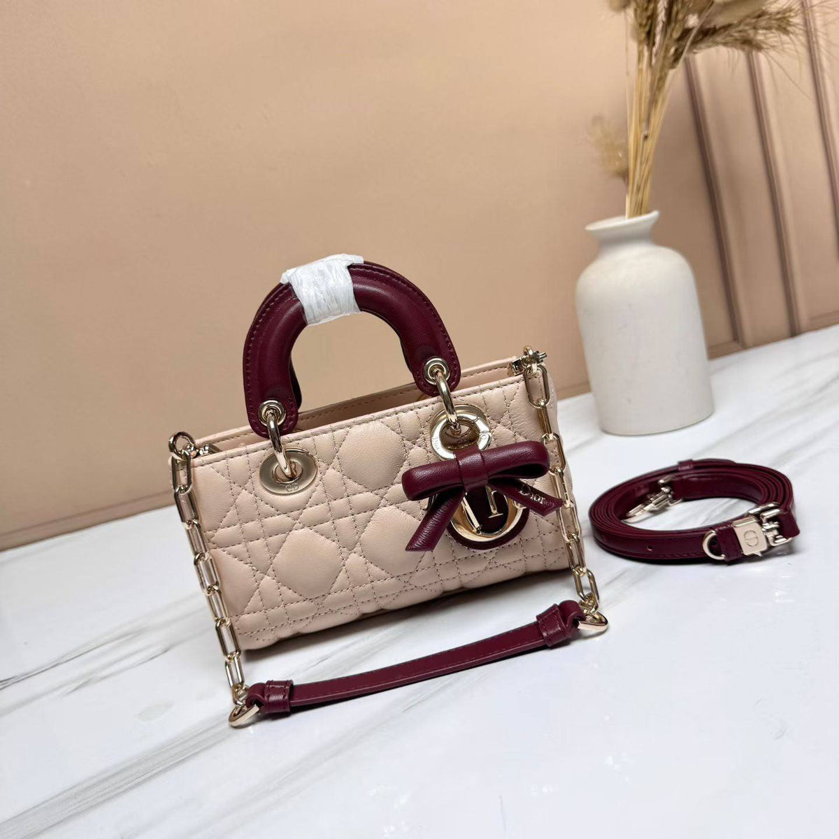 Dior
310 dhs🇦🇪🇦🇪
Zain153
♥️♥️♥️
