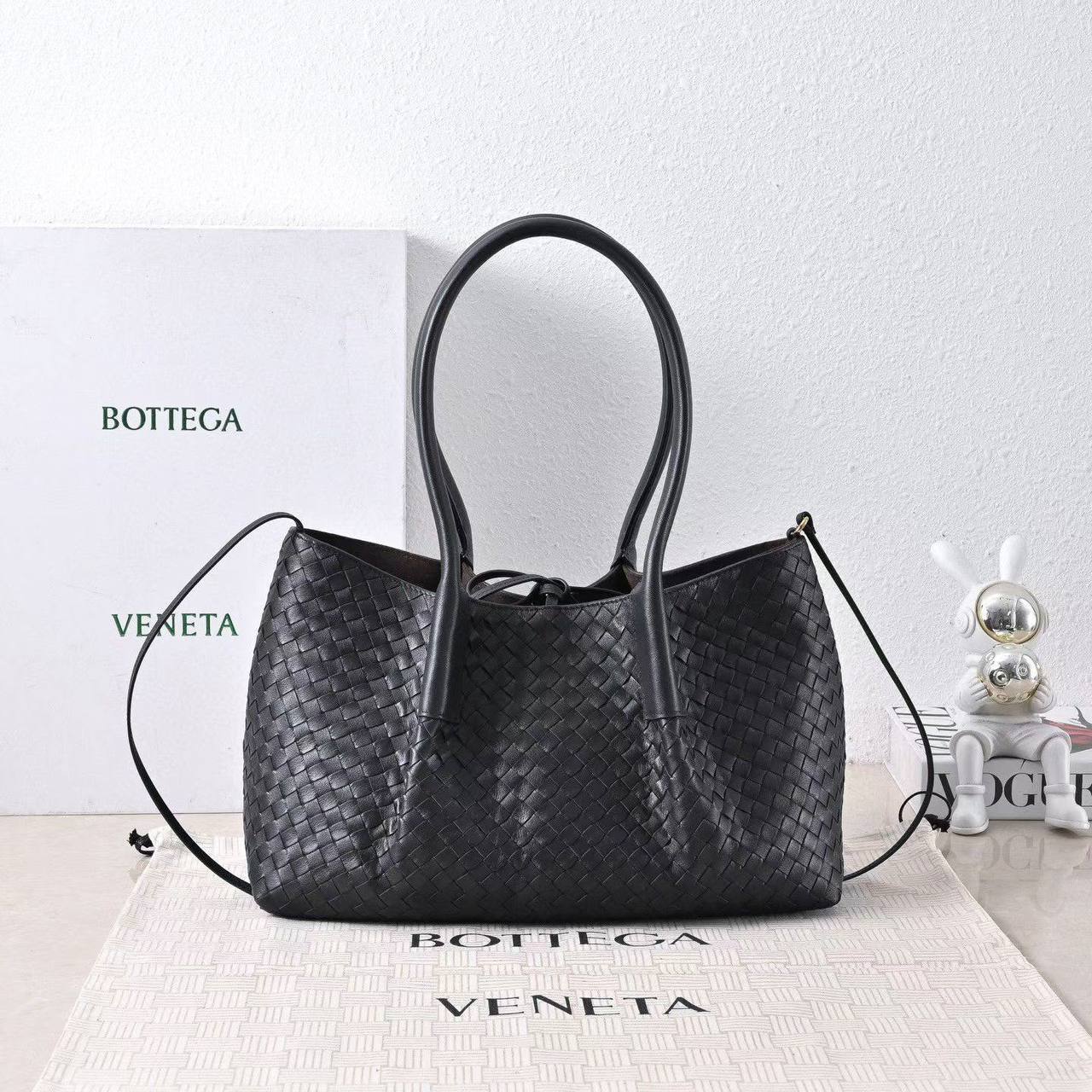 BOTTEGA
SUPER MASTER QUALITY
SIZE:30 cm
For Price 👇 WhatsApp✅
0568585901
0507557372
0552275751 Owner Zain 👌
Zain307
♥️♥️♥️