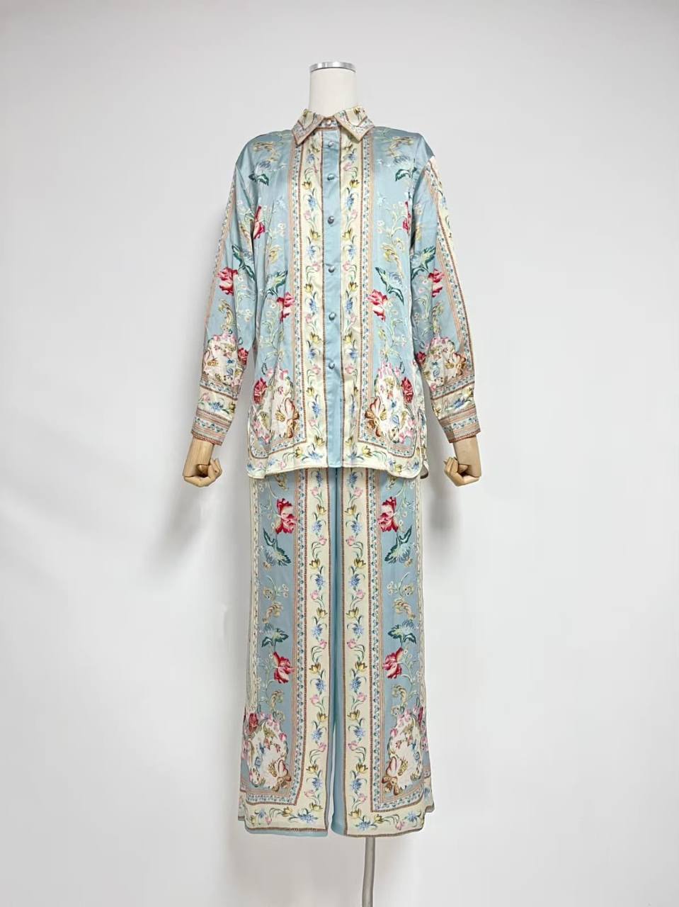 ZIMMERMANN
*Super Master quality*
*Sizes:S M L XL*
550 dhs🇦🇪🇦🇪
Zain308
♥️♥️♥️