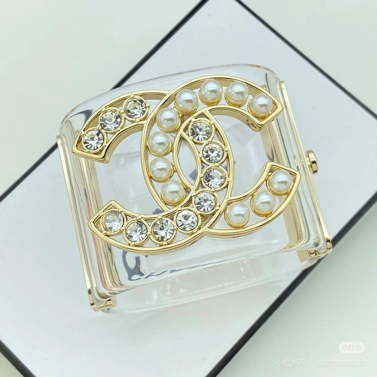 CHANEL
*supermaster*
Hand band
140 dhs🪙
Zain263
♥️♥️♥️