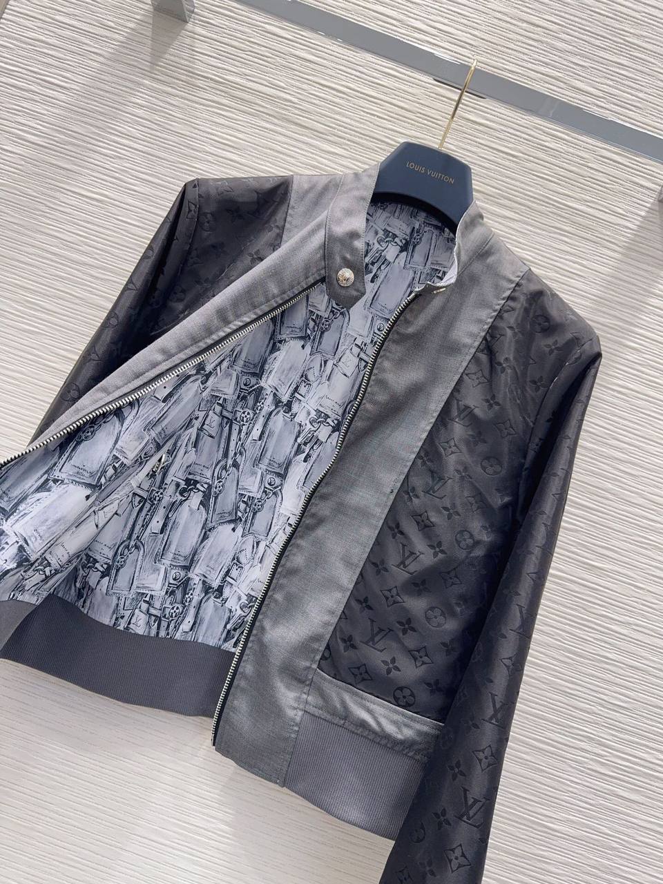 LV
Women’s Reversible Jacket
Master Quality
SML
420 dhs💓
Zain276
♥️♥️♥️