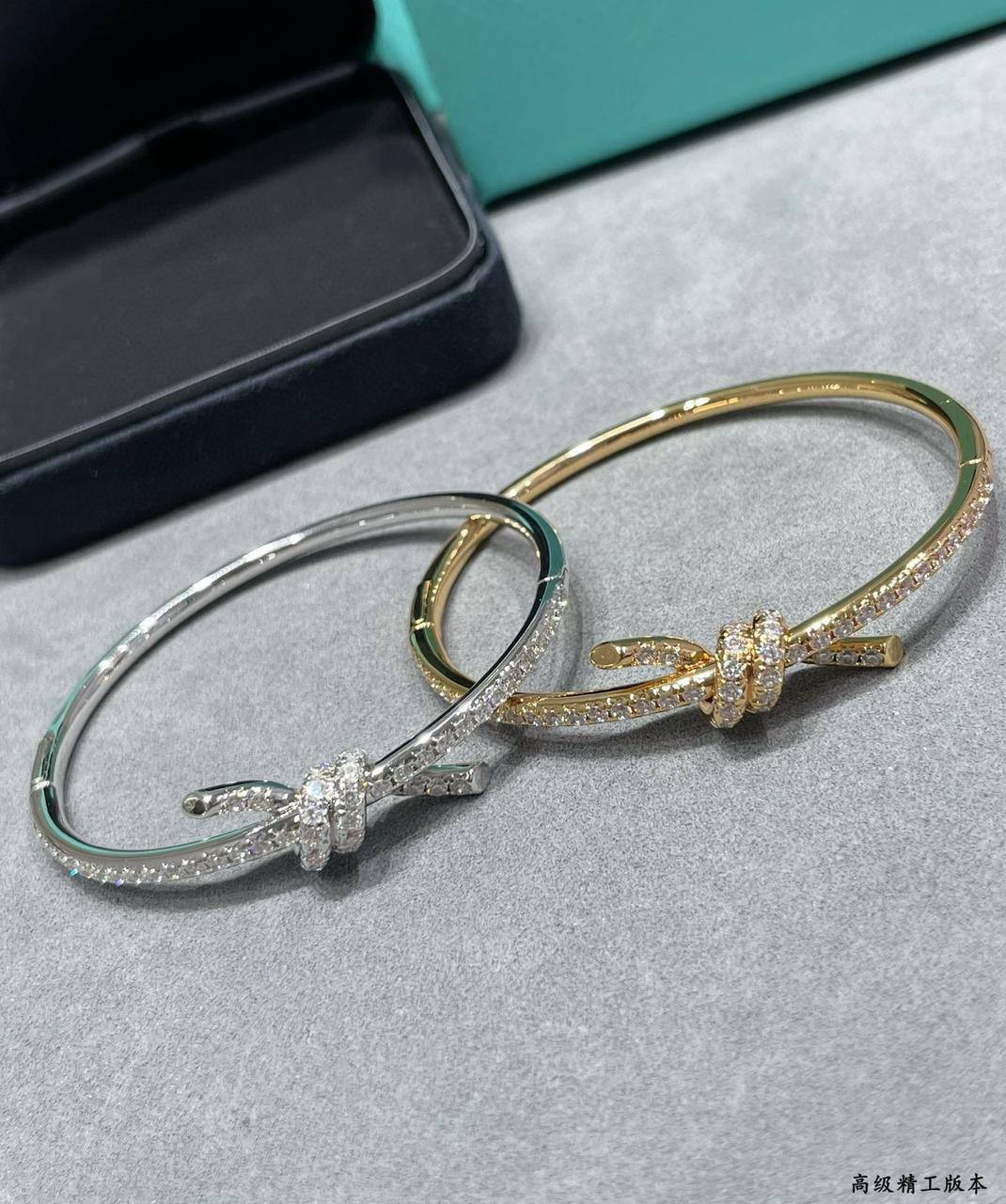 Tiffany Bangle* ⚡️
Master quality
*55* AED normal box 📦
Zain48
♥️♥️♥️