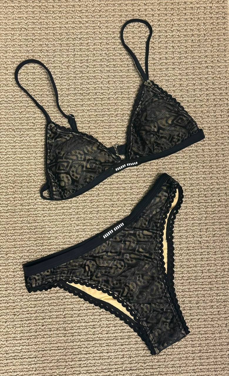 MIU MIU
Women’s Bikini
Master Quality
SMLXL
250 dhs💓
Zain276
♥️♥️♥️