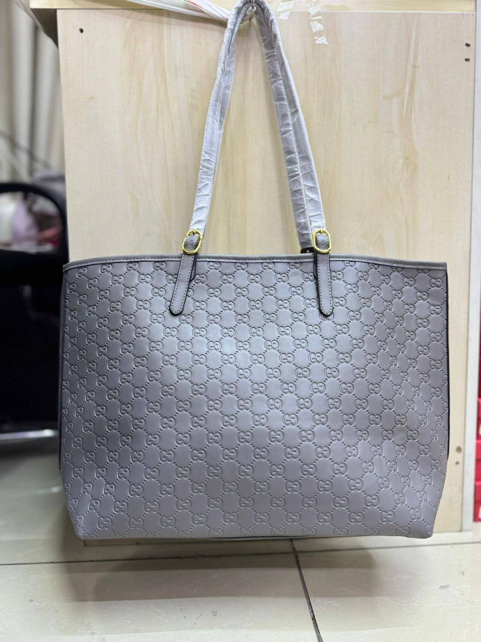 💗 Gucci tote
1⃣️ First quality
Size: 51 * 32 cm
90 dhs🌺
Zain115
♥️♥️♥️
