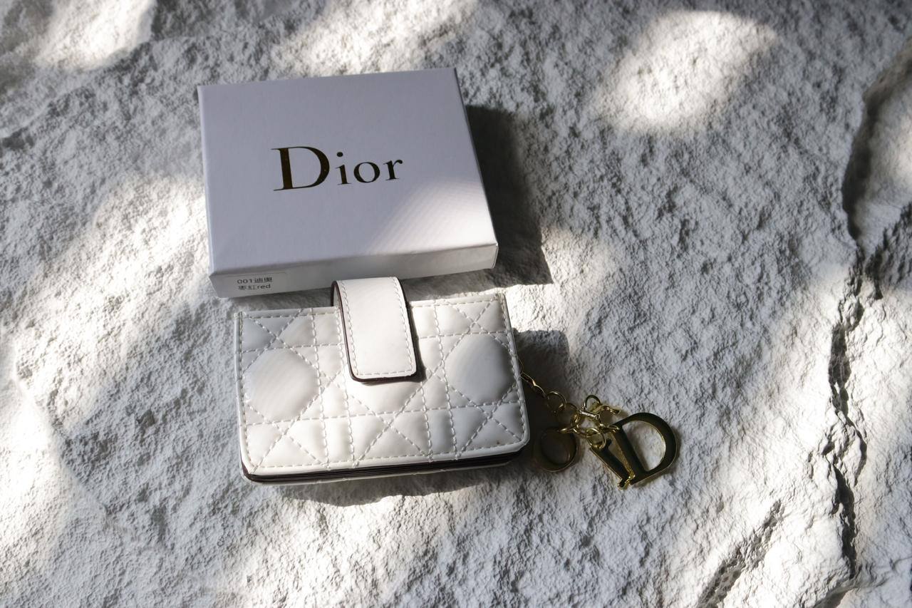 Dior ladies wallet
55 dhs❣️
Zain33
♥️♥️♥️