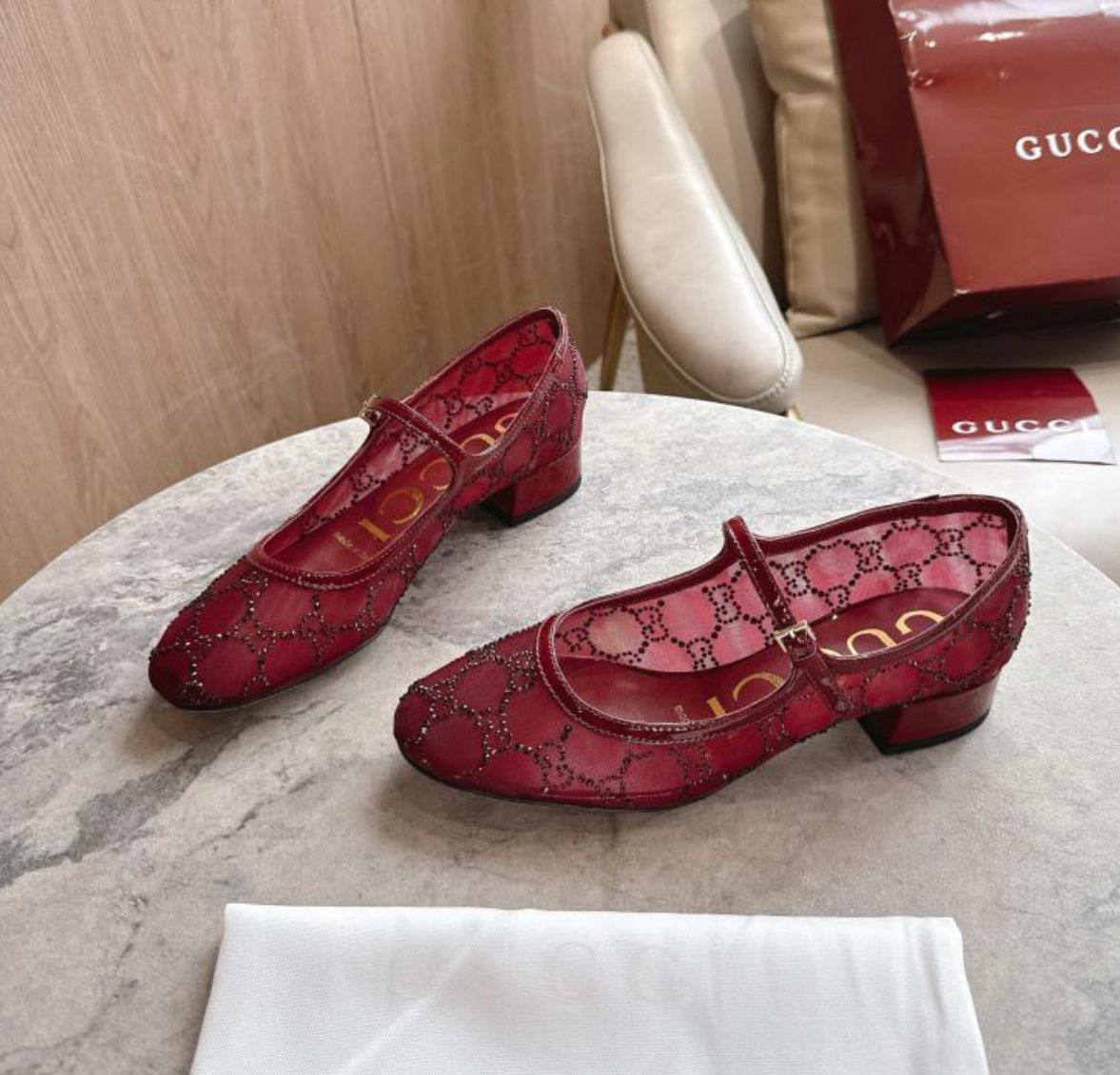 GUCCI
MASTER Quality
SIZE 36-41
230 dhs✅
Zain88
♥️♥️♥️
