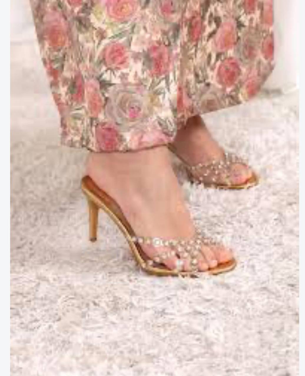 Aquazzura
Size 36-41
120 dhs🇦🇪🇦🇪
Zain21
♥️♥️♥️