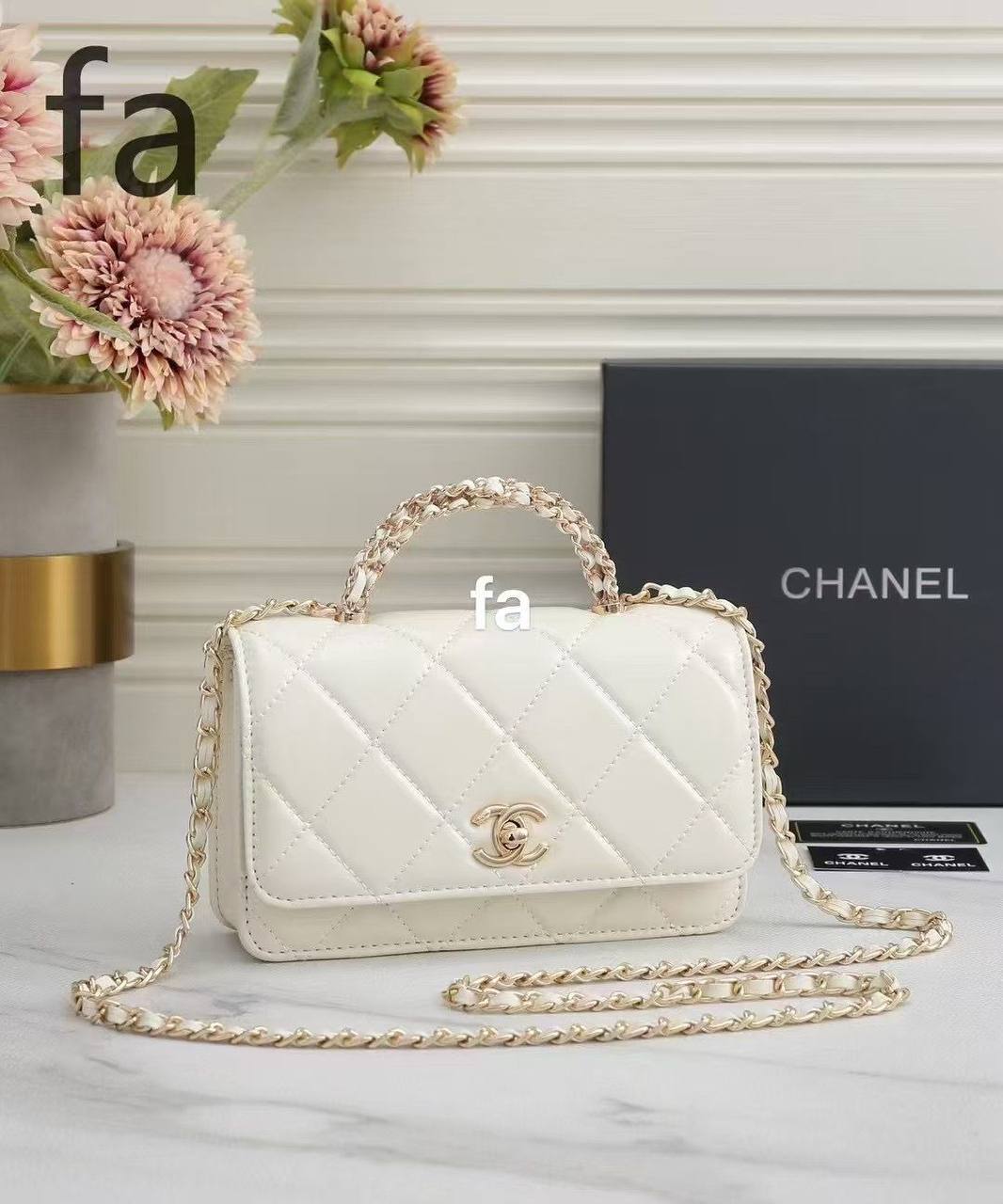 CHANEL
19.5cm
90 dhs🪙🌨️
Zain55
♥️♥️♥️