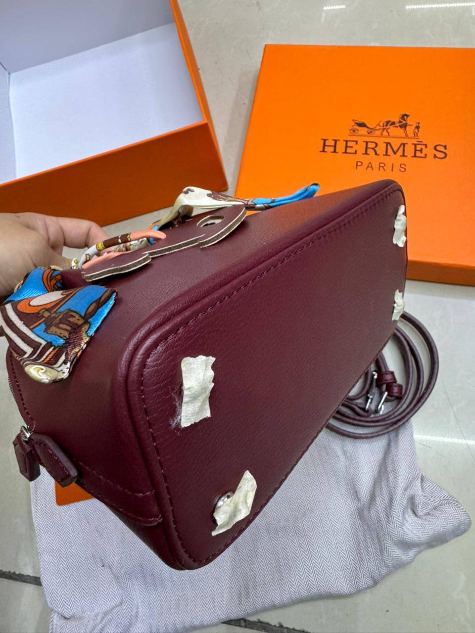Hermes Bolide
1⃣️ First quality +🎁
Size: 19 * 14 cm
Withbox
85 dhs🇦🇪🇦🇪
Zain115
♥️♥️♥️