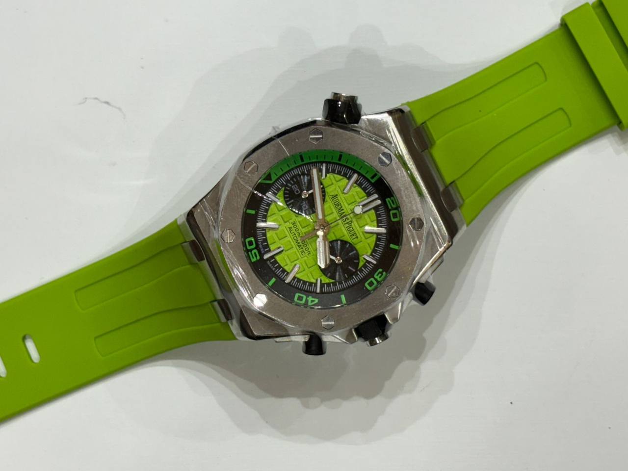 Audemars piguet
330 dhs💓
Zain108
♥️♥️♥️