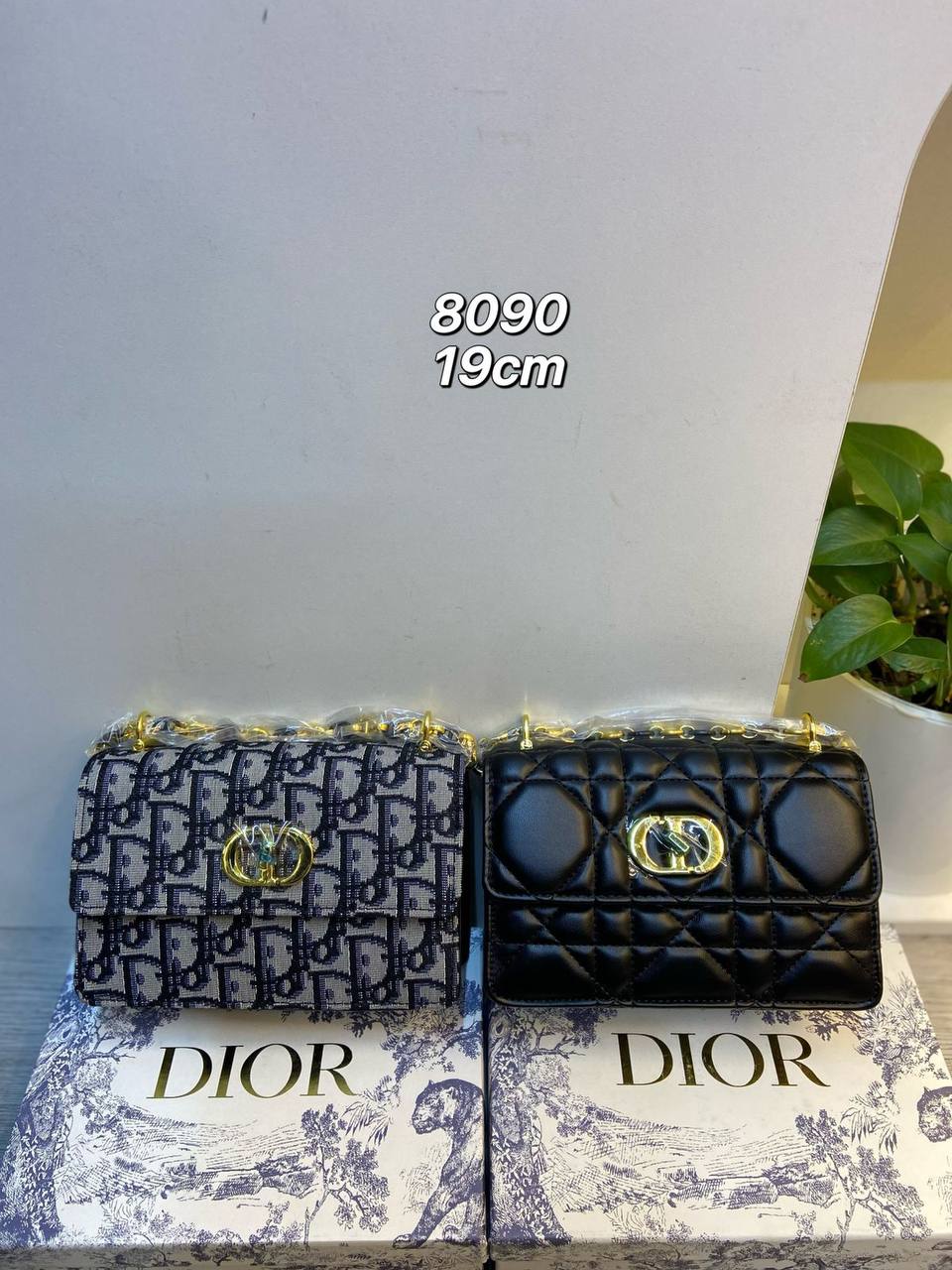 Dior
with box
🎁🎁🎁
110 dhs🪙🌺
Zain107
♥️♥️♥️