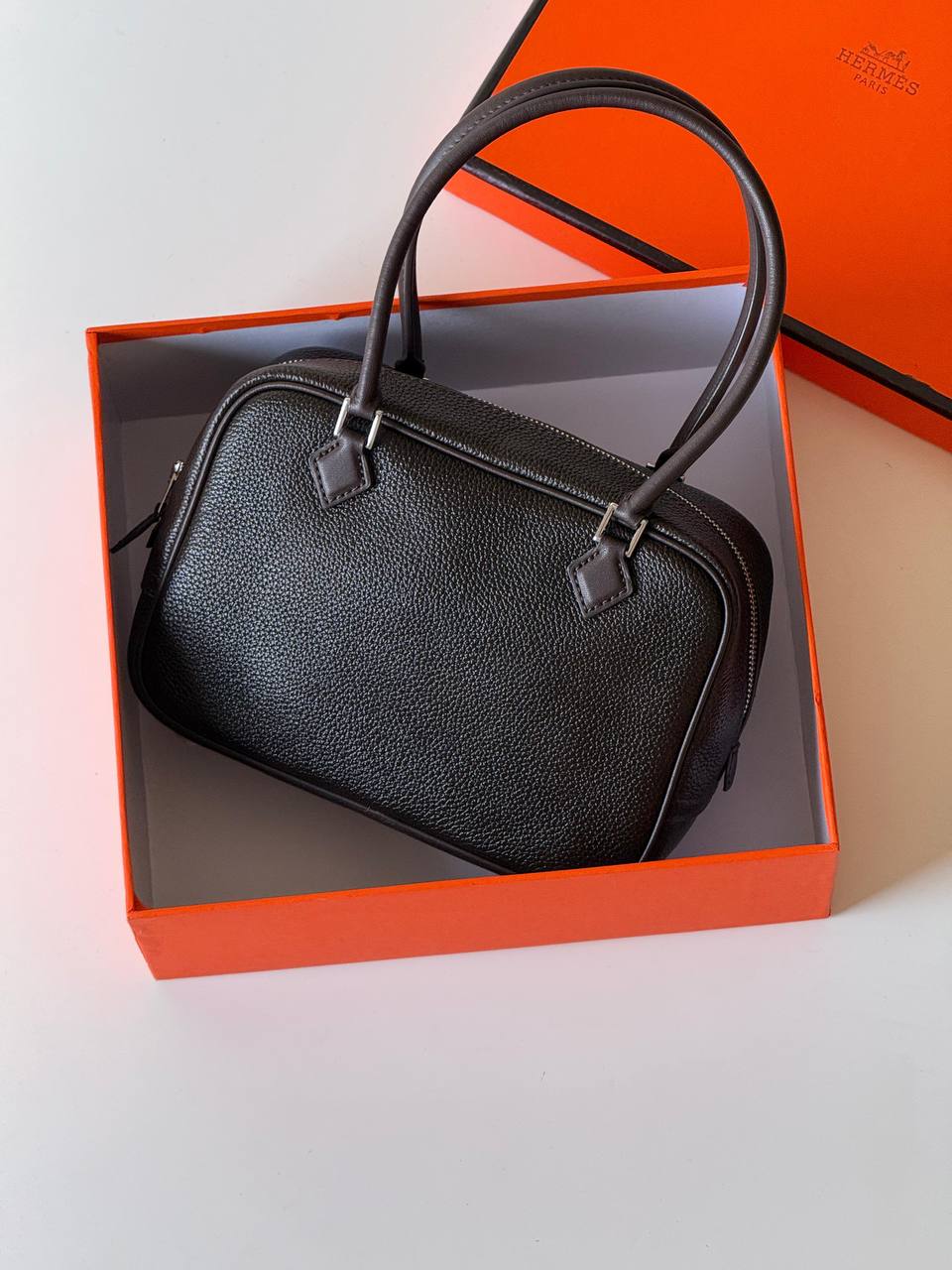 Hermes birkin 25cm💕master quality😍
with box❤️
🎁🎁🎁
500 dhs🪙🖤🇦🇪
Zain52
♥️♥️♥️