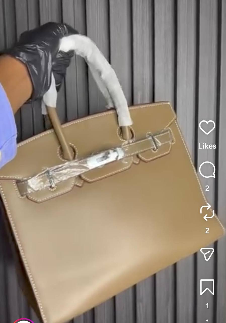 Hermes
GOOD QUALITY
120 dhs✅
SIZE 30CM
Zain200
♥️♥️♥️