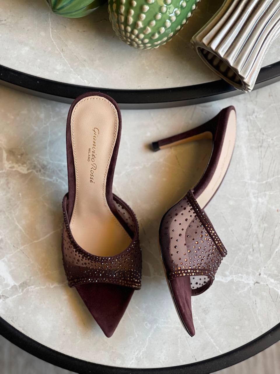 GIANVITO ROSSI
Vip quality
Size 36 to 42
450 dhs🇦🇪🇦🇪
Zain113
♥️♥️♥️