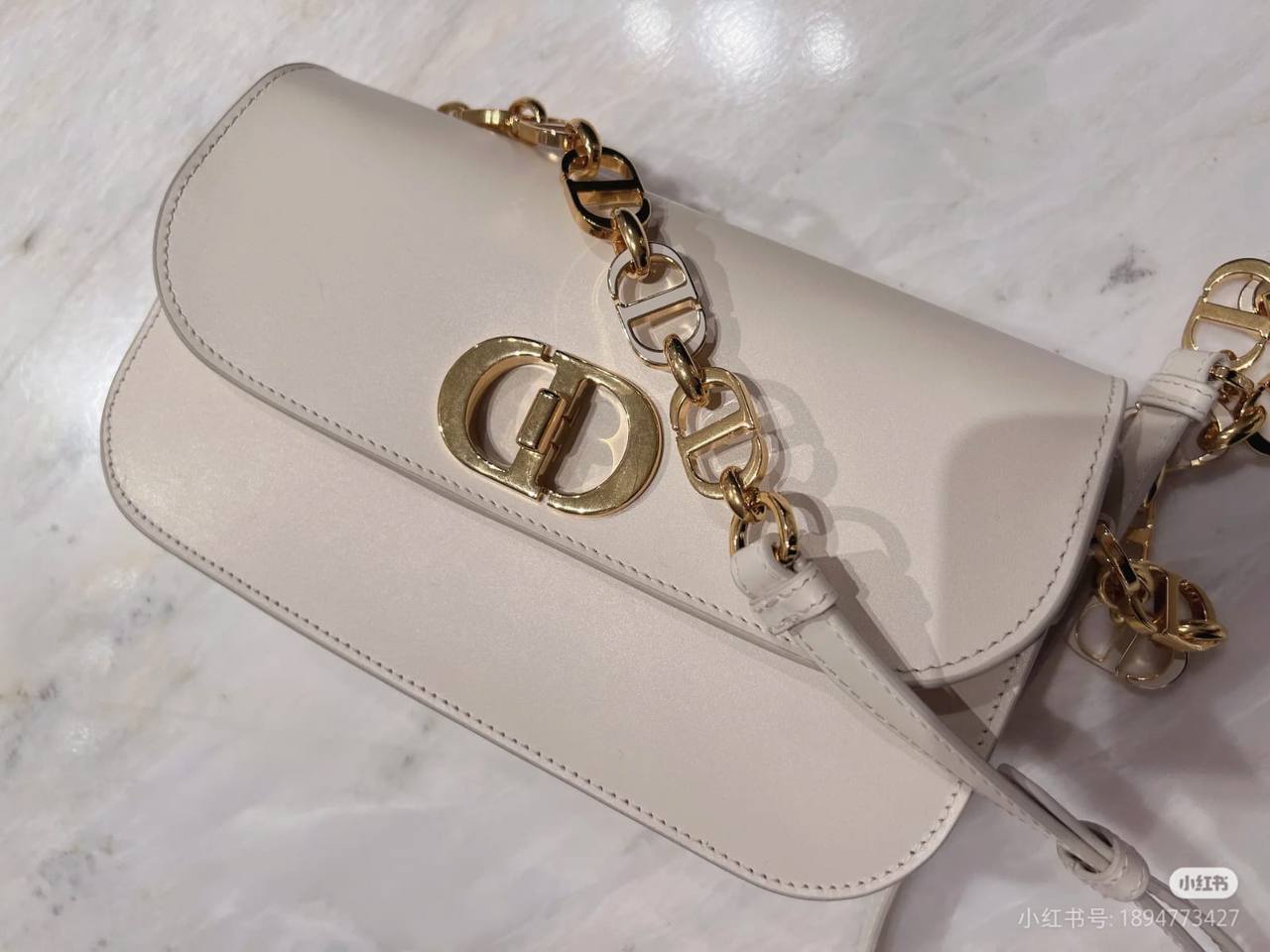 Dior Master
130 dhs🪙🌨️
Zain10
♥️♥️♥️
