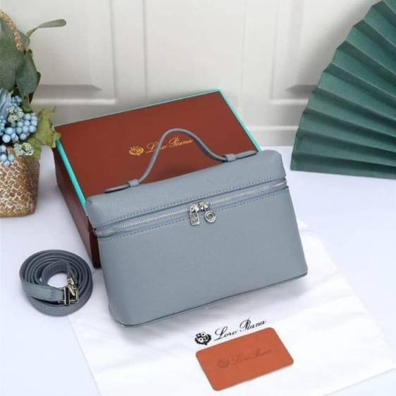Loro Piana
100 dhs✅
With Box
🎁🎁🎁
Zain50
♥️♥️♥️