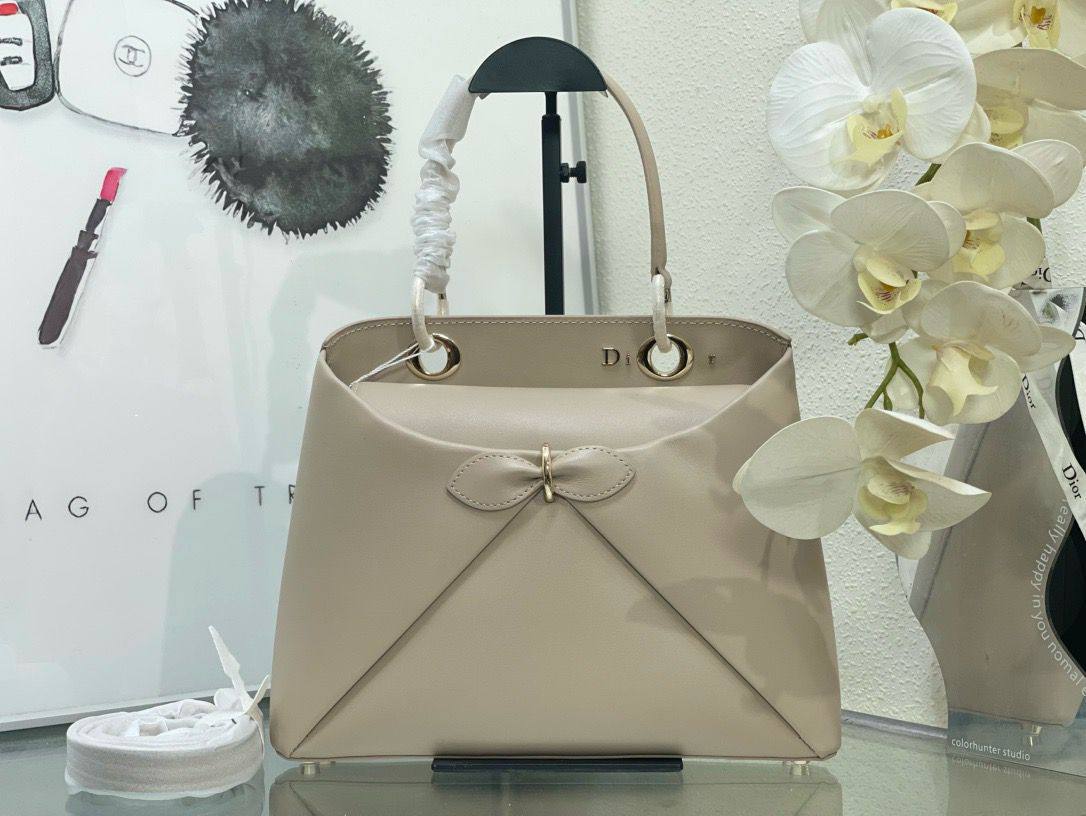 Dior
Master
360 dhs🪙🌨️
#28cm🩷🙋♂️
Zain228
♥️♥️♥️