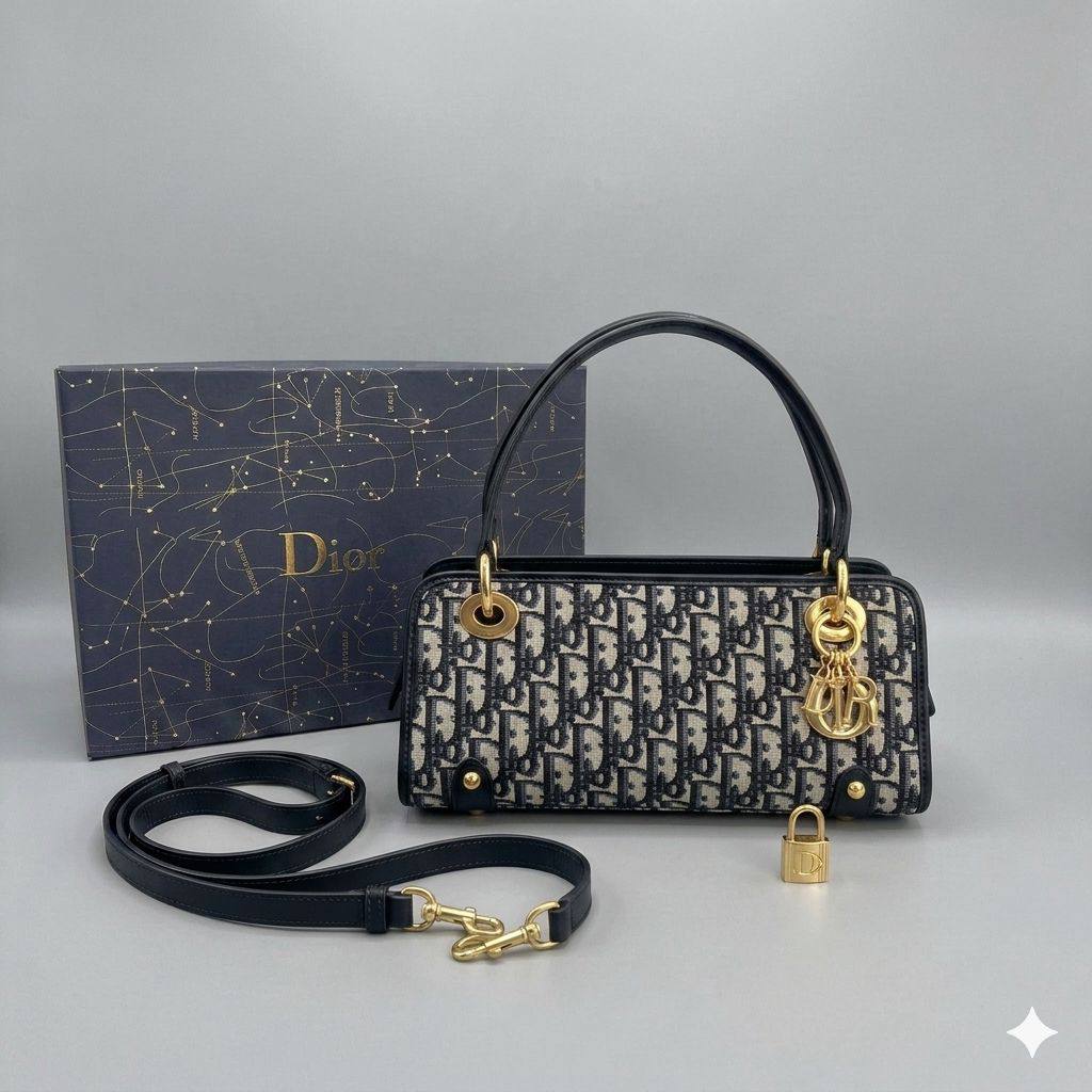 CHRISTIAN DIOR
East west D- vibe Bowling
Gold hardware
With long belt strap
With BOX
size : 28 cm
110 dhs🇦🇪🇦🇪
Zain239
♥️♥️♥️