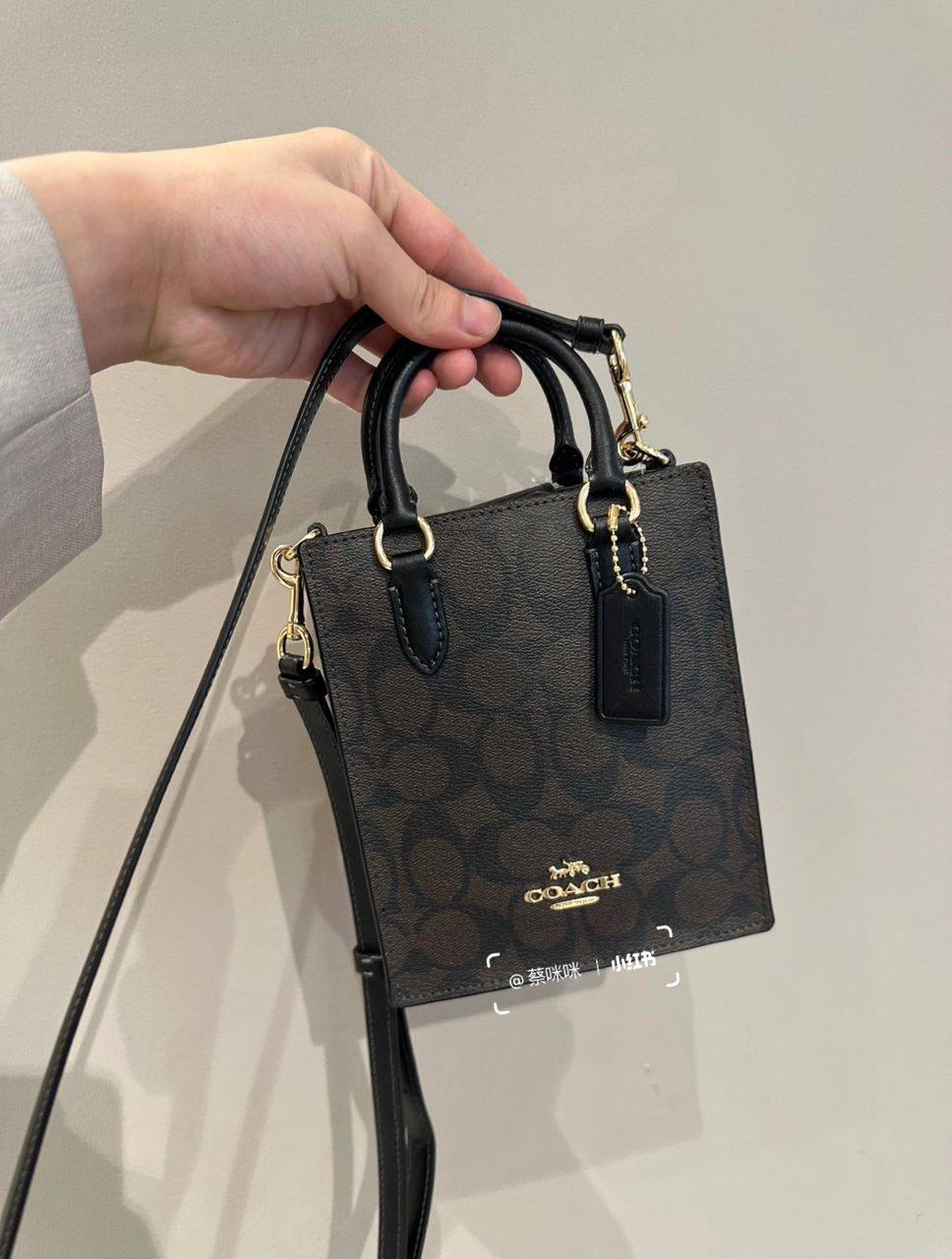 Coach
80 dhs💓
Zain35
♥️♥️♥️